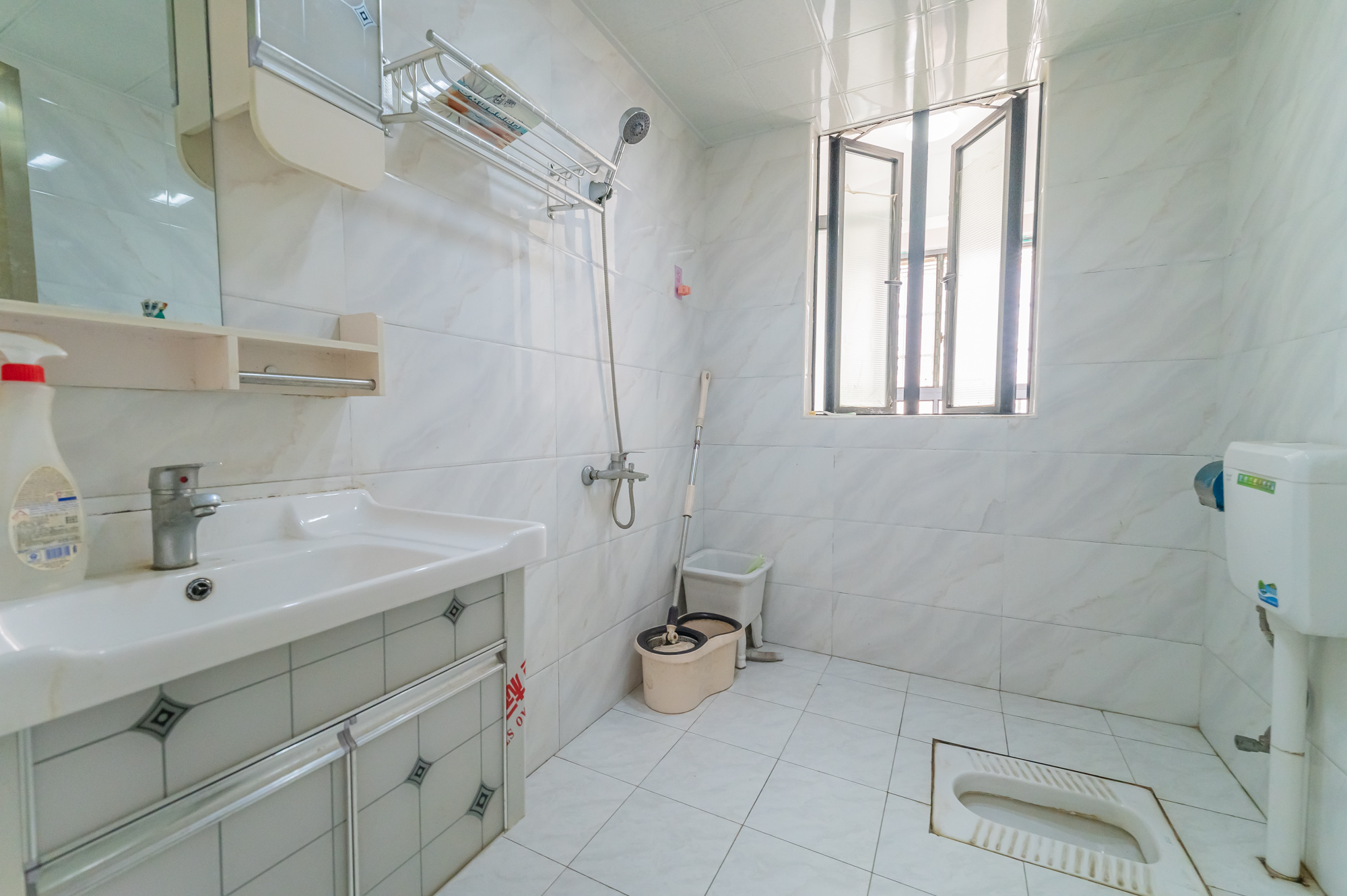 鹏基诺亚山林 4室2厅1卫 105.0万 鹏基诺亚山林 4室2厅1卫 105.0万卫生间