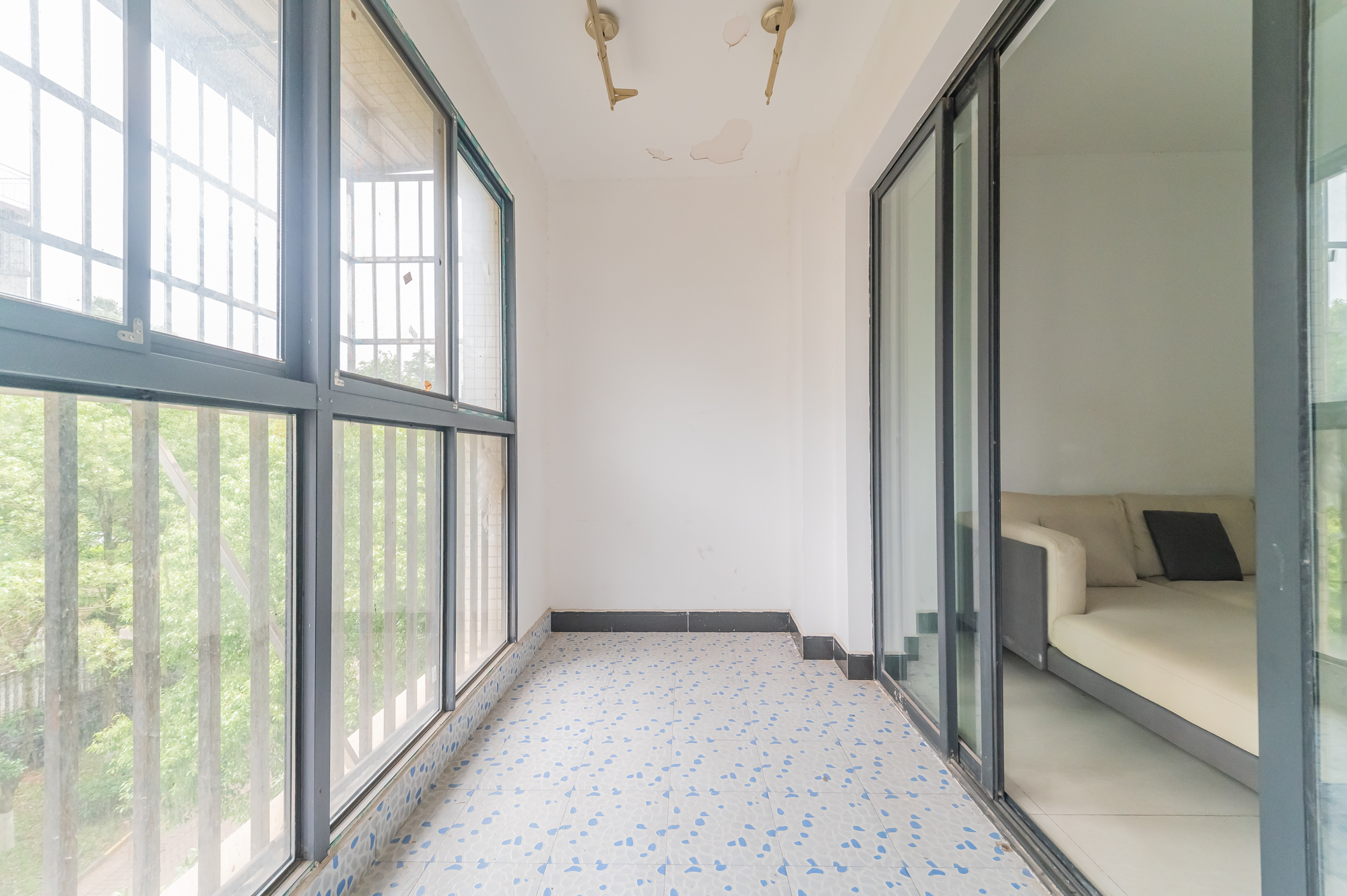 鹏基诺亚山林 4室2厅1卫 105.0万 鹏基诺亚山林 4室2厅1卫 105.0万阳台