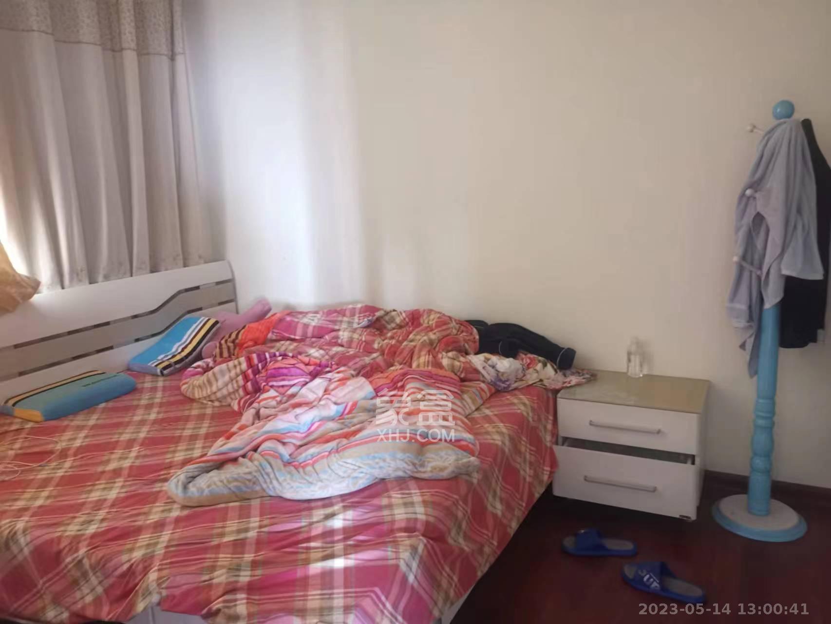 三一街区  3室2厅2卫   2000.00元/月室内图
