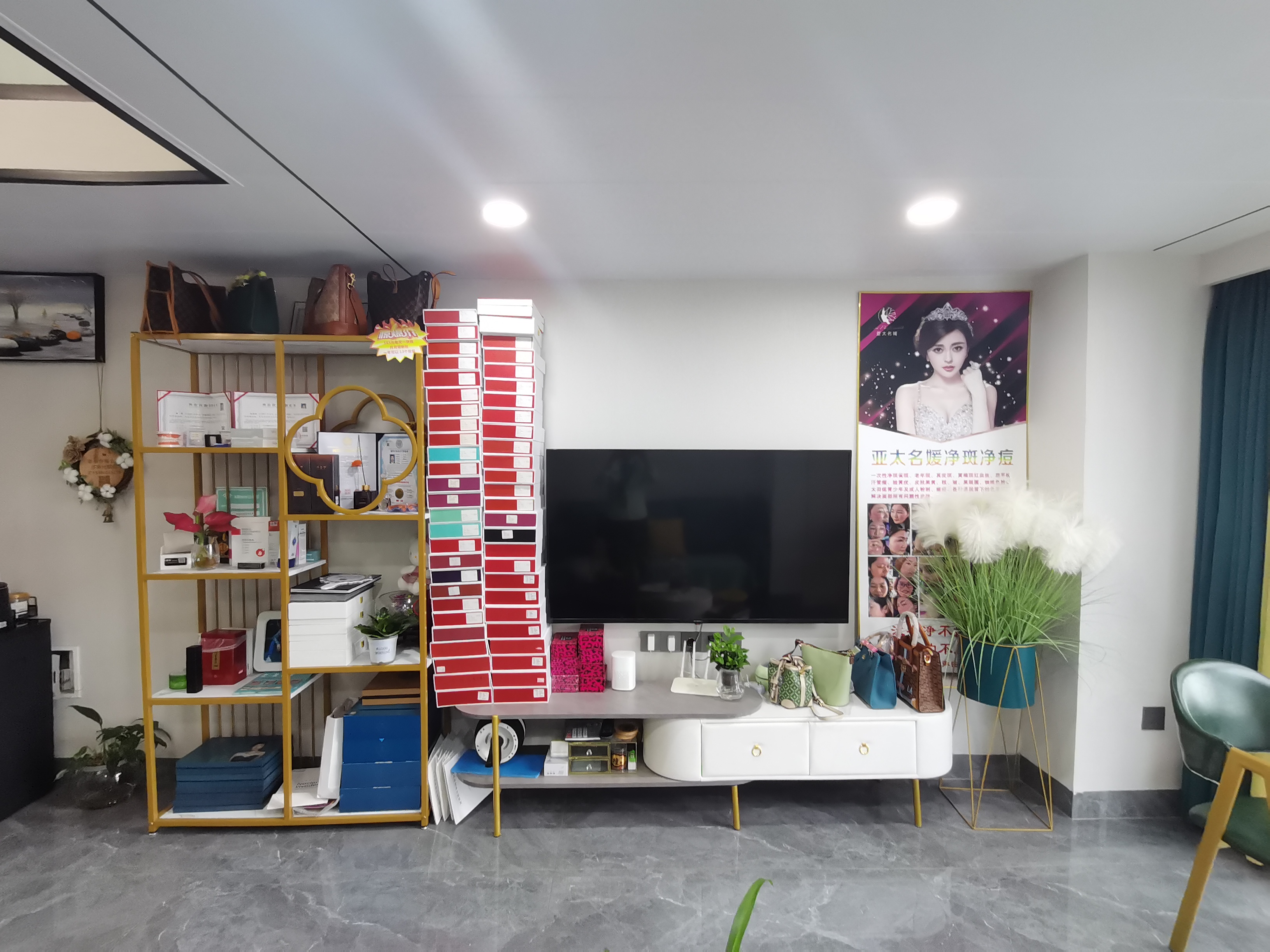 朗廷览江 2室1厅1卫 55.80万 朗廷览江 2室1厅1卫 55.80万室内图