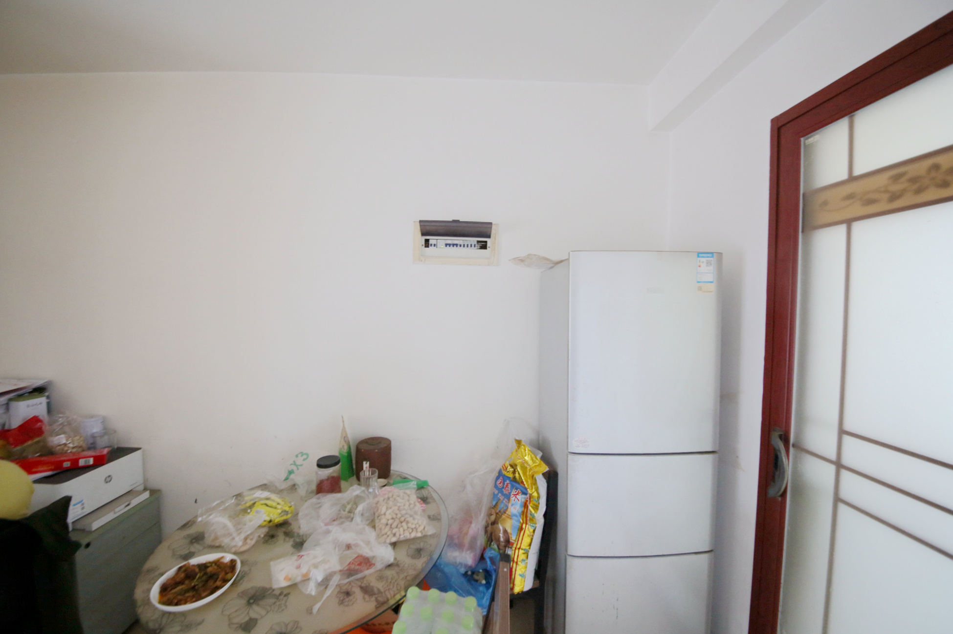 天下一家  3室2厅1卫    91.5万客厅