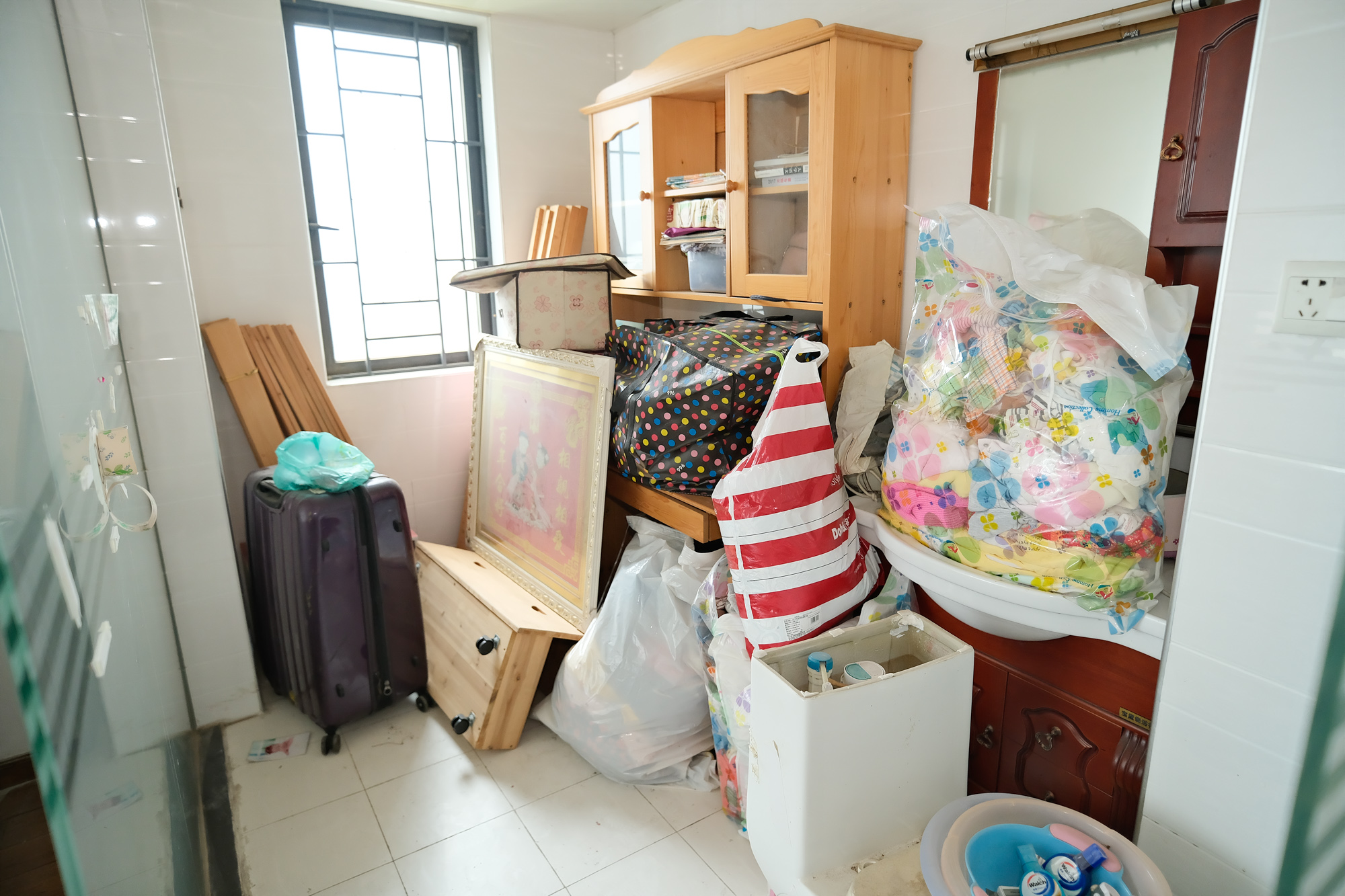三一街区  3室2厅2卫    85.8万卫生间