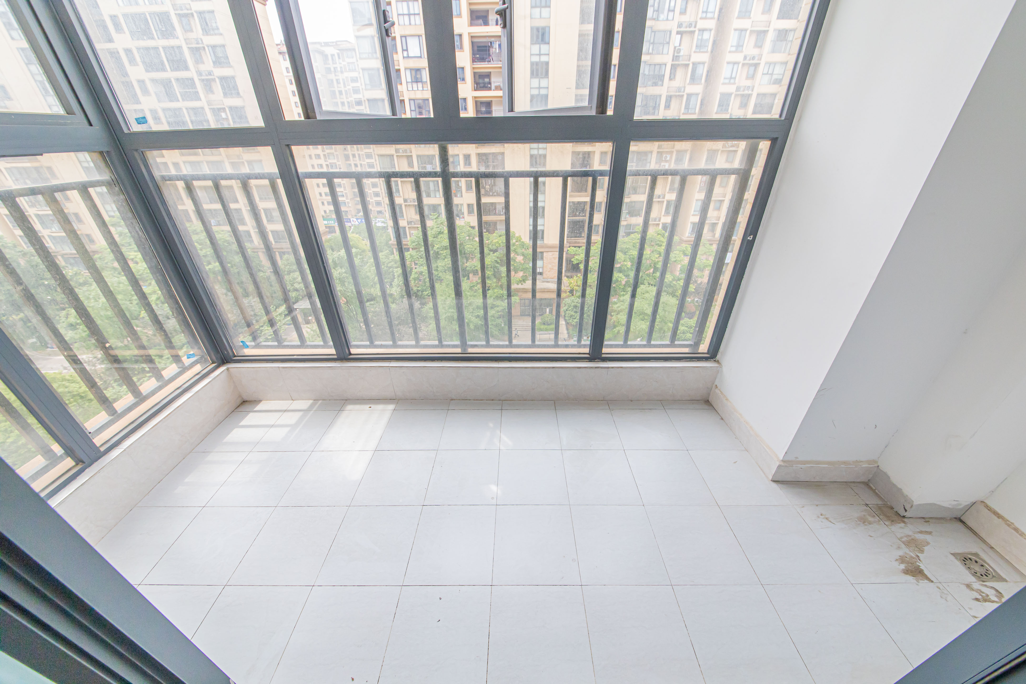 中建芙蓉嘉苑  3室2厅1卫   95.00万 中建芙蓉嘉苑  3室2厅1卫   95.00万阳台