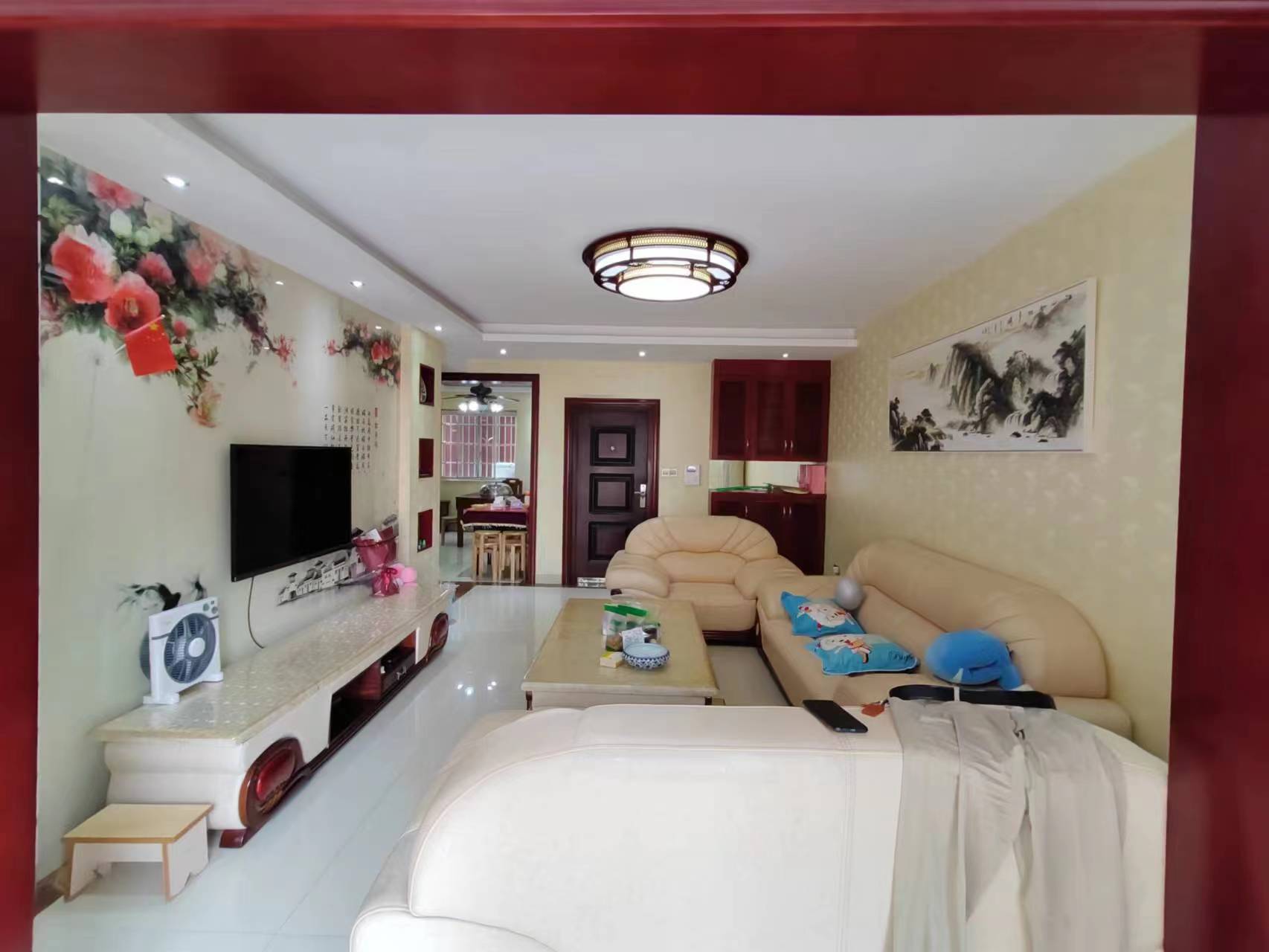 华夏佳园二期 3室2厅2卫 73.80万 华夏佳园二期 3室2厅2卫 73.80万客厅