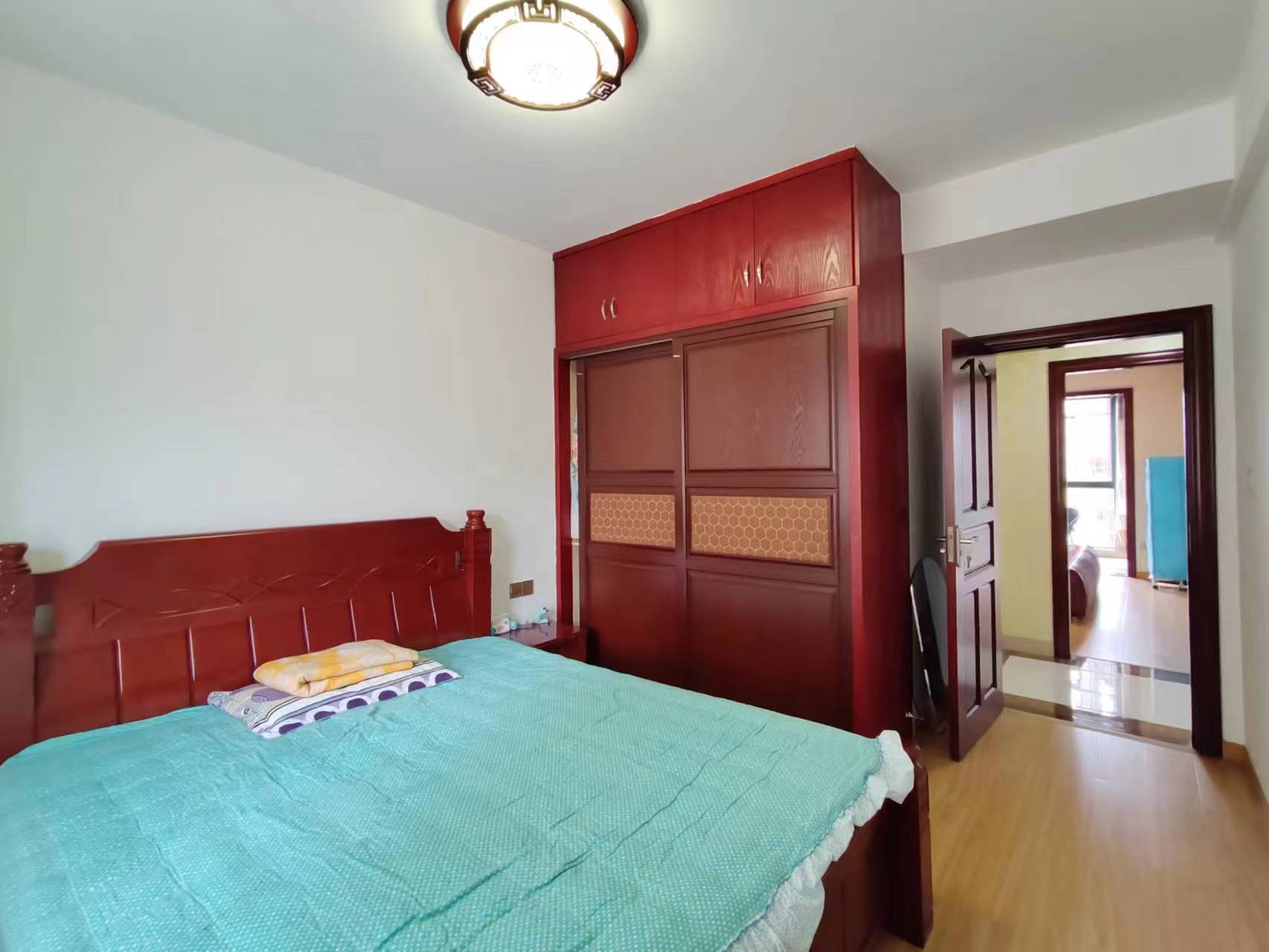 华夏佳园二期 3室2厅2卫 73.80万 华夏佳园二期 3室2厅2卫 73.80万客厅