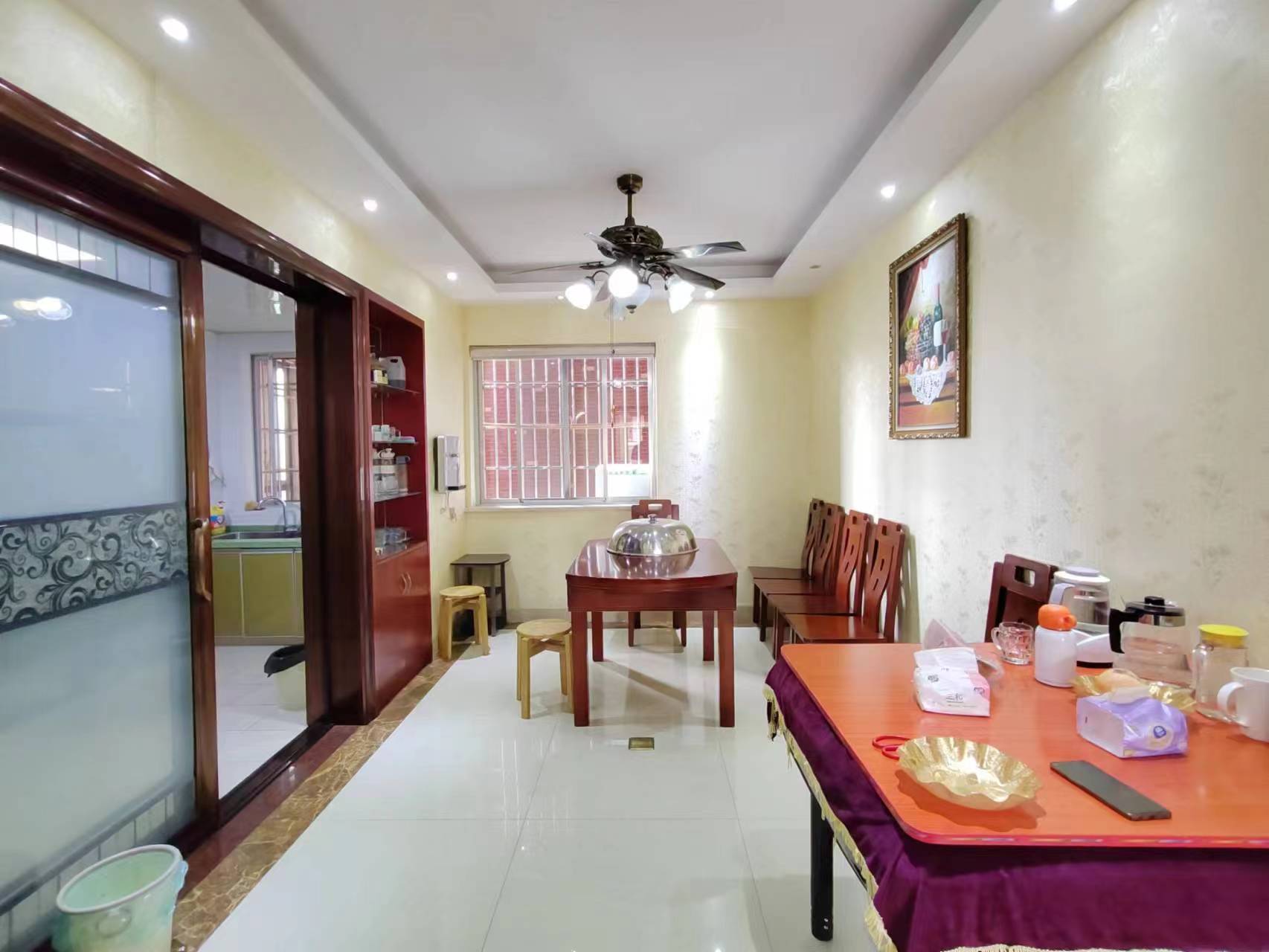 华夏佳园二期 3室2厅2卫 73.80万 华夏佳园二期 3室2厅2卫 73.80万客厅