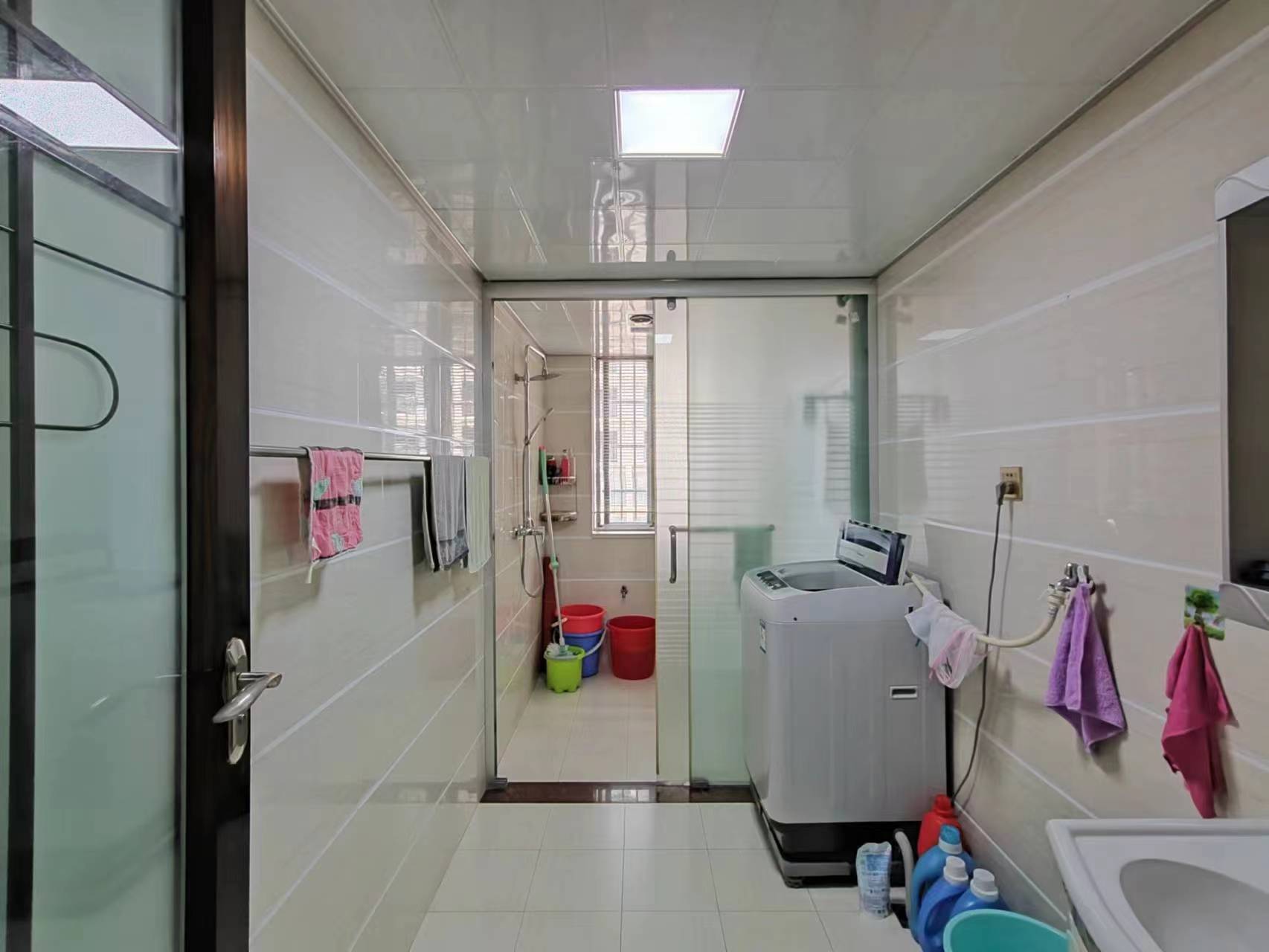 华夏佳园二期 3室2厅2卫 73.80万 华夏佳园二期 3室2厅2卫 73.80万客厅