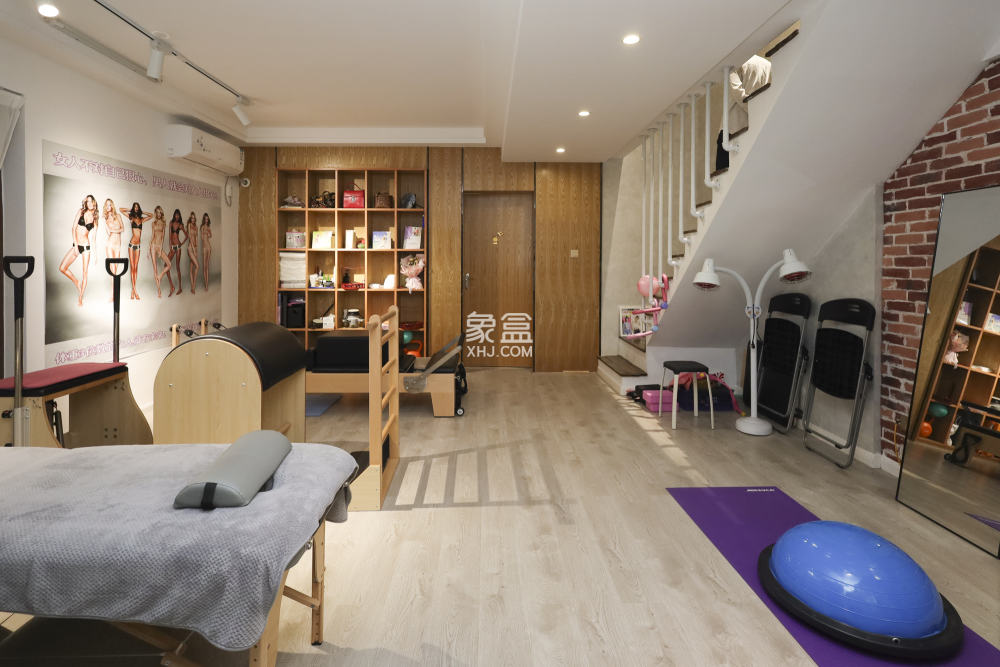 世茂铂翠湾二期  4室2厅2卫    153.0万