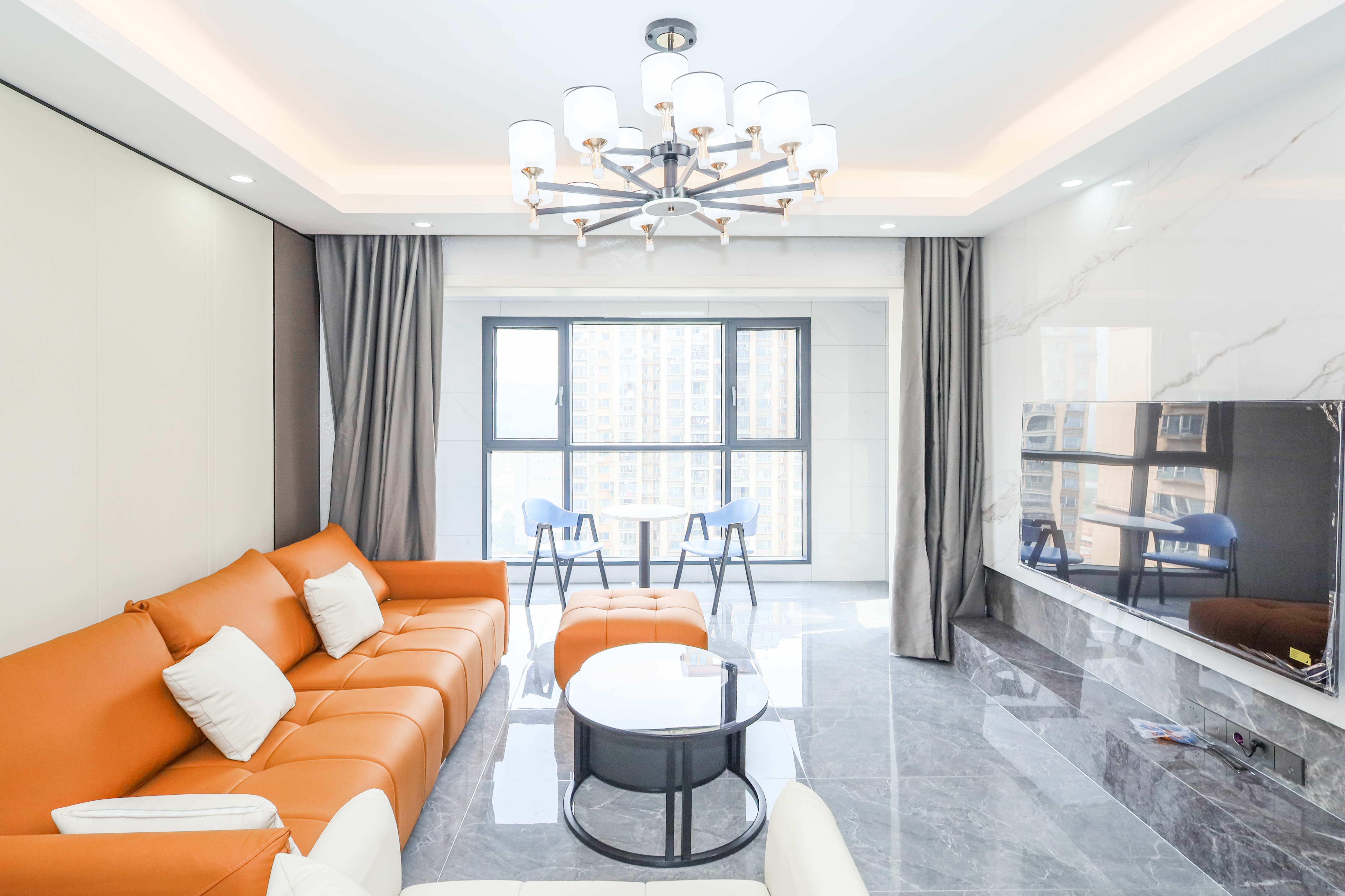 潇湘奥林匹克花园  4室2厅1卫    144.8万客厅