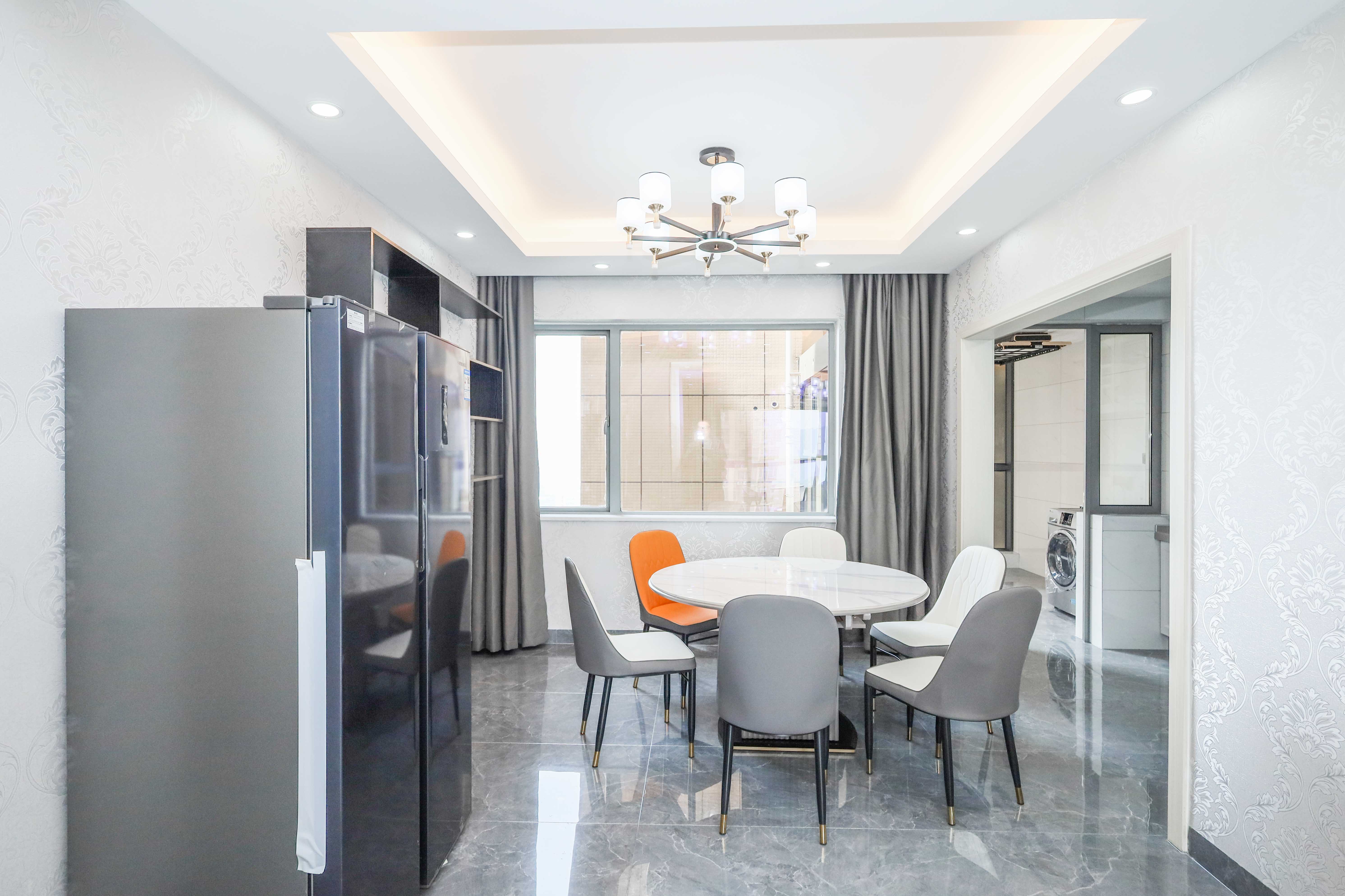 潇湘奥林匹克花园  4室2厅1卫    144.8万客厅