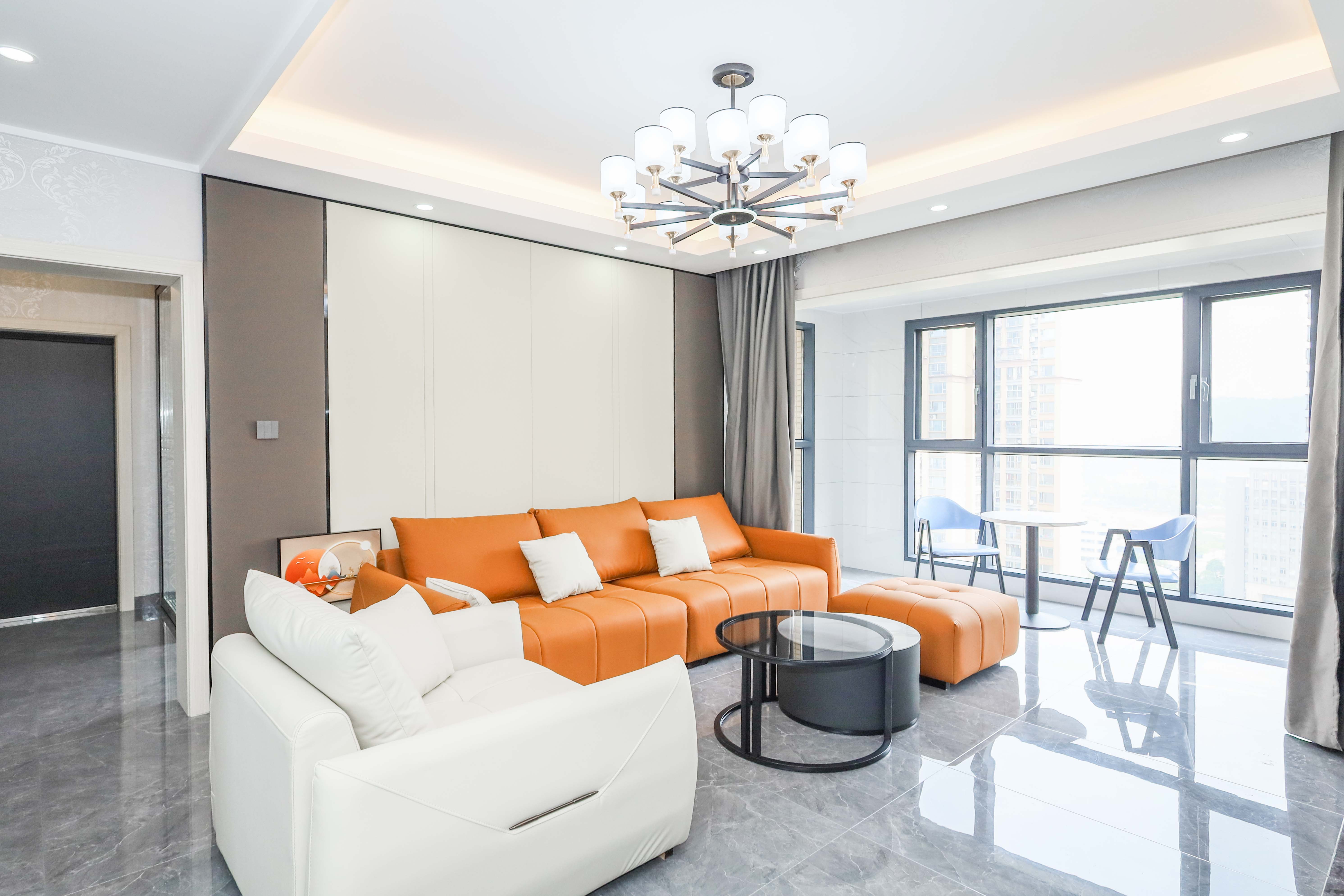 潇湘奥林匹克花园  4室2厅1卫    144.8万客厅