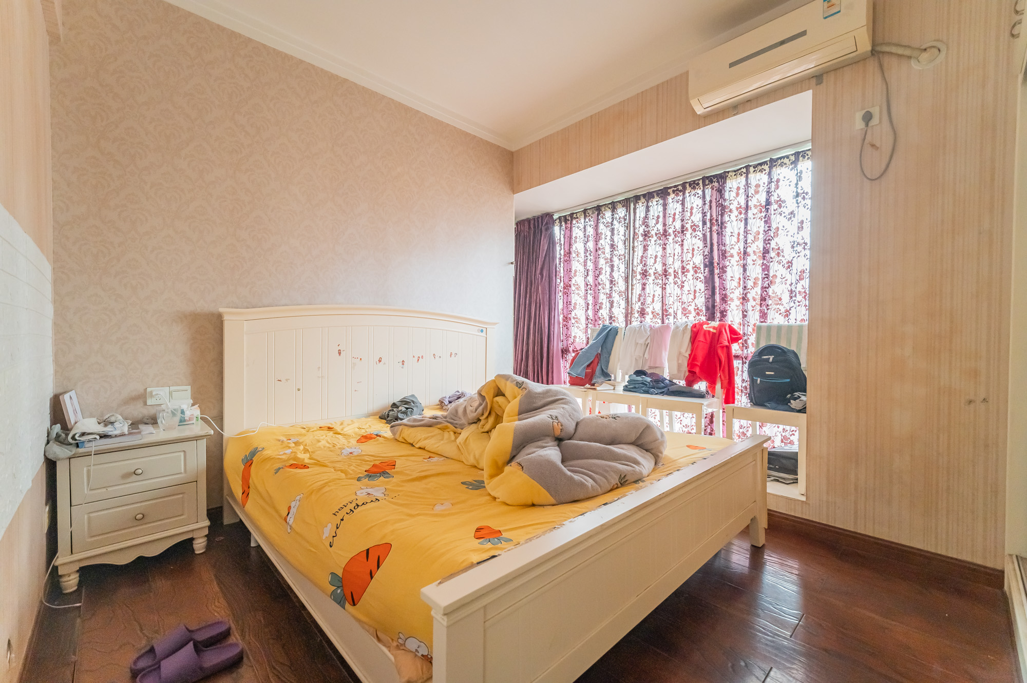 恒基凯旋门一二期  2室2厅1卫   72.80万 恒基凯旋门一二期  2室2厅1卫   72.80万卧室