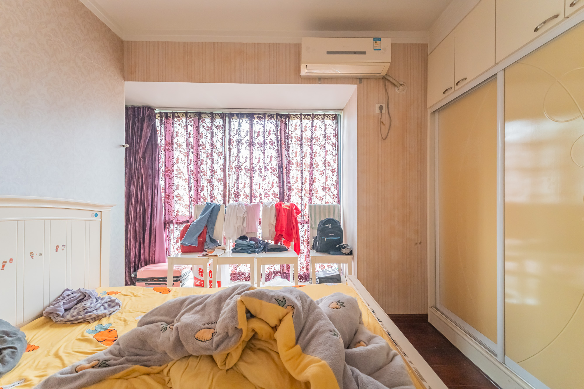 恒基凯旋门一二期  2室2厅1卫   72.80万 恒基凯旋门一二期  2室2厅1卫   72.80万卧室