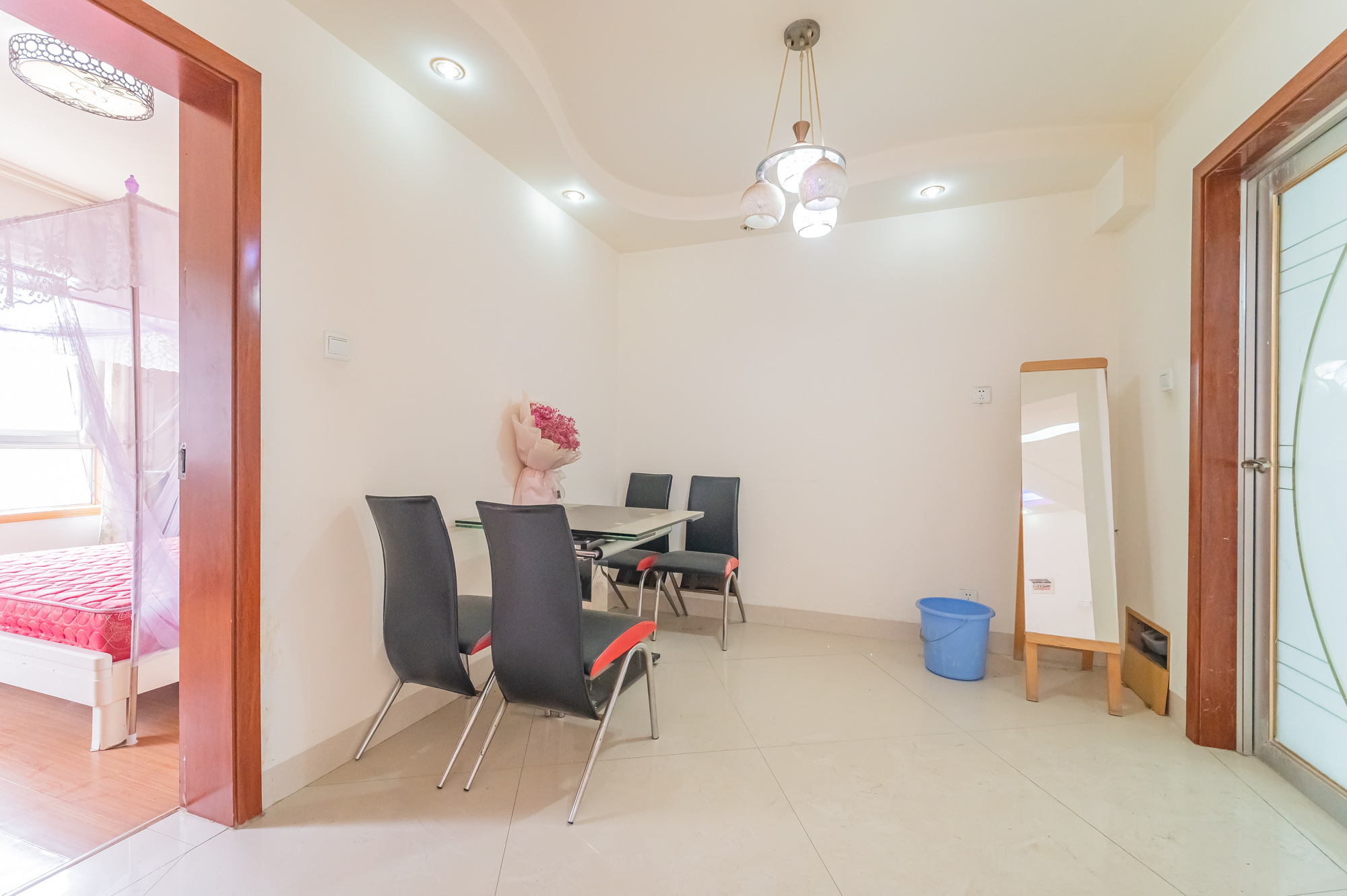 爱琴海岸 2室2厅1卫 70.00万 爱琴海岸 2室2厅1卫 70.00万客厅