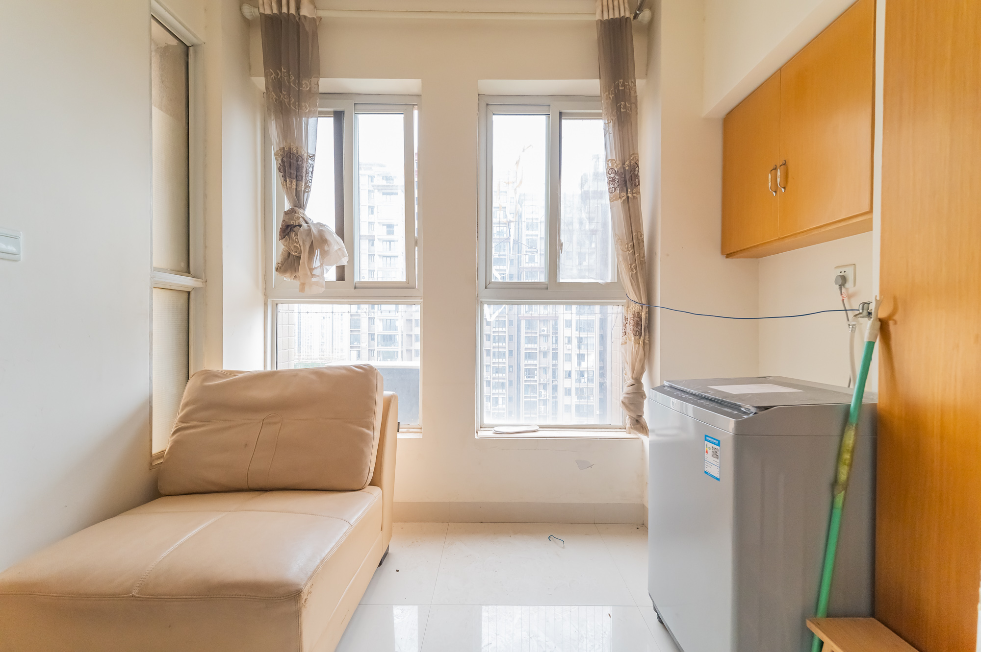 爱琴海岸 2室2厅1卫 70.00万 爱琴海岸 2室2厅1卫 70.00万阳台