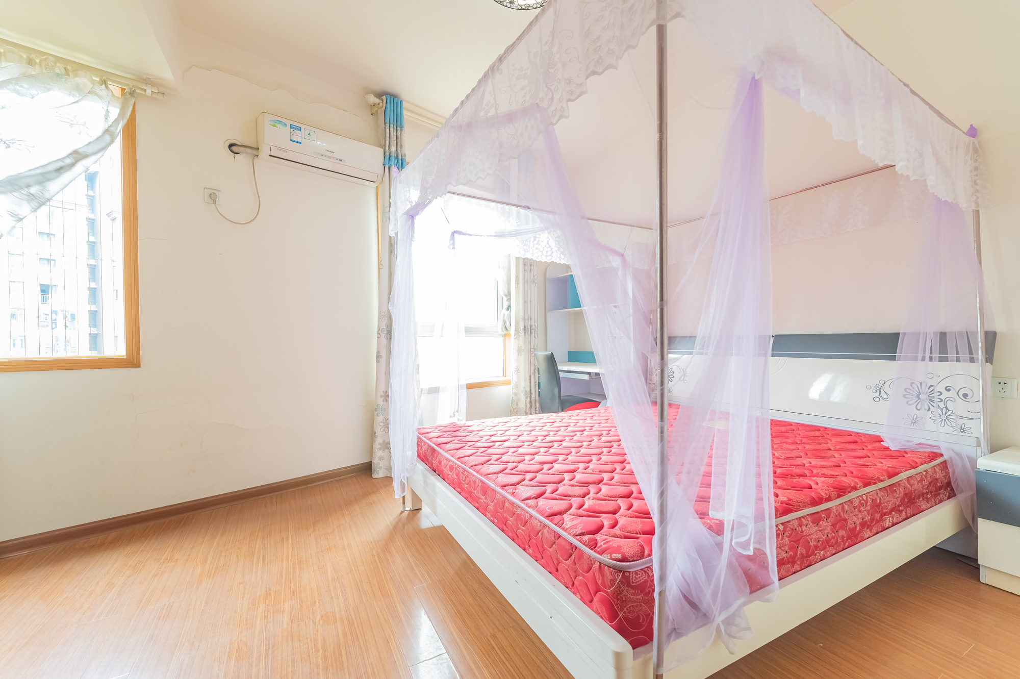 爱琴海岸 2室2厅1卫 70.00万 爱琴海岸 2室2厅1卫 70.00万卧室