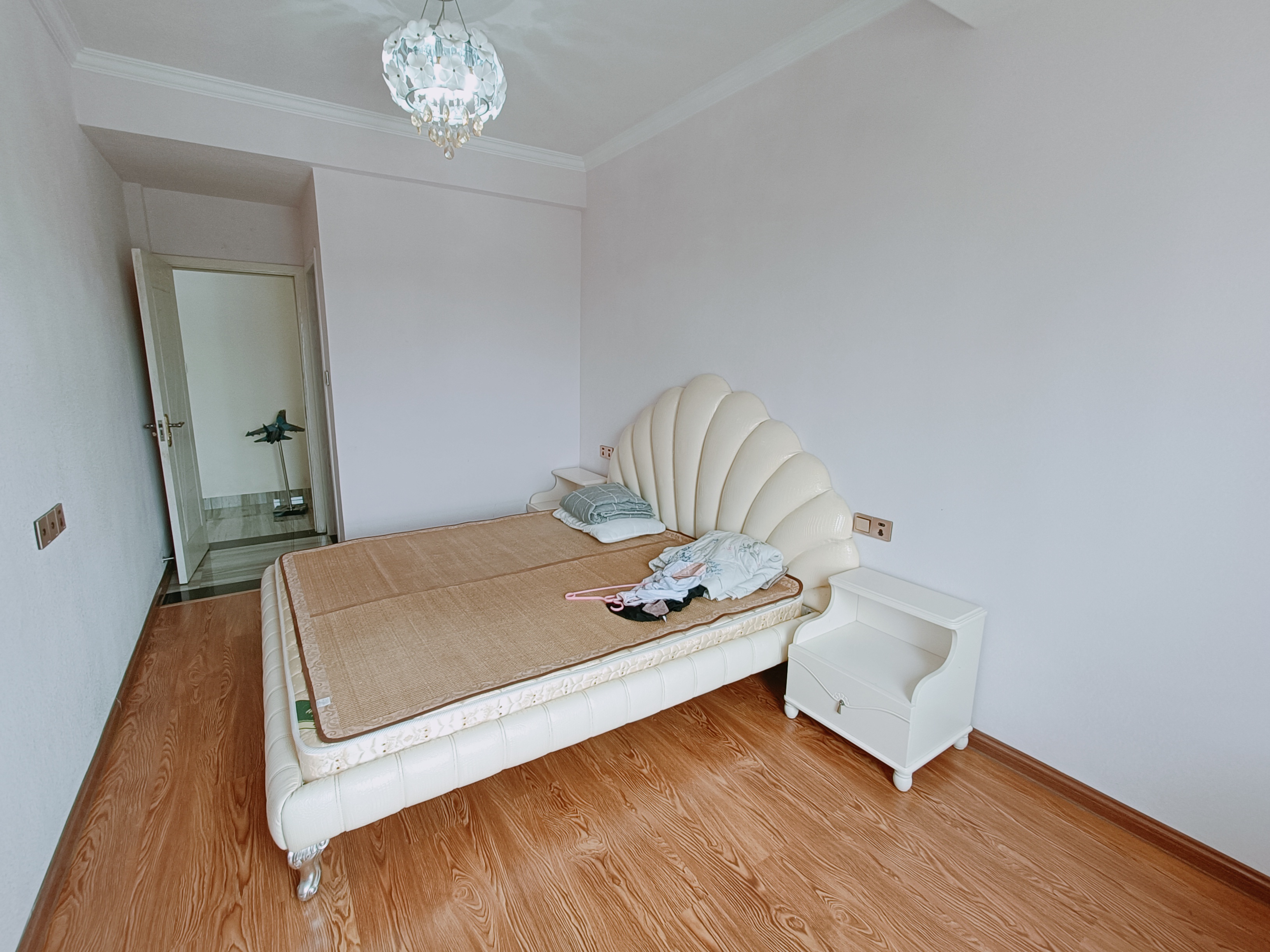 尚格名城万家理想  3室2厅2卫   98.00万 尚格名城万家理想  3室2厅2卫   98.00万室内图