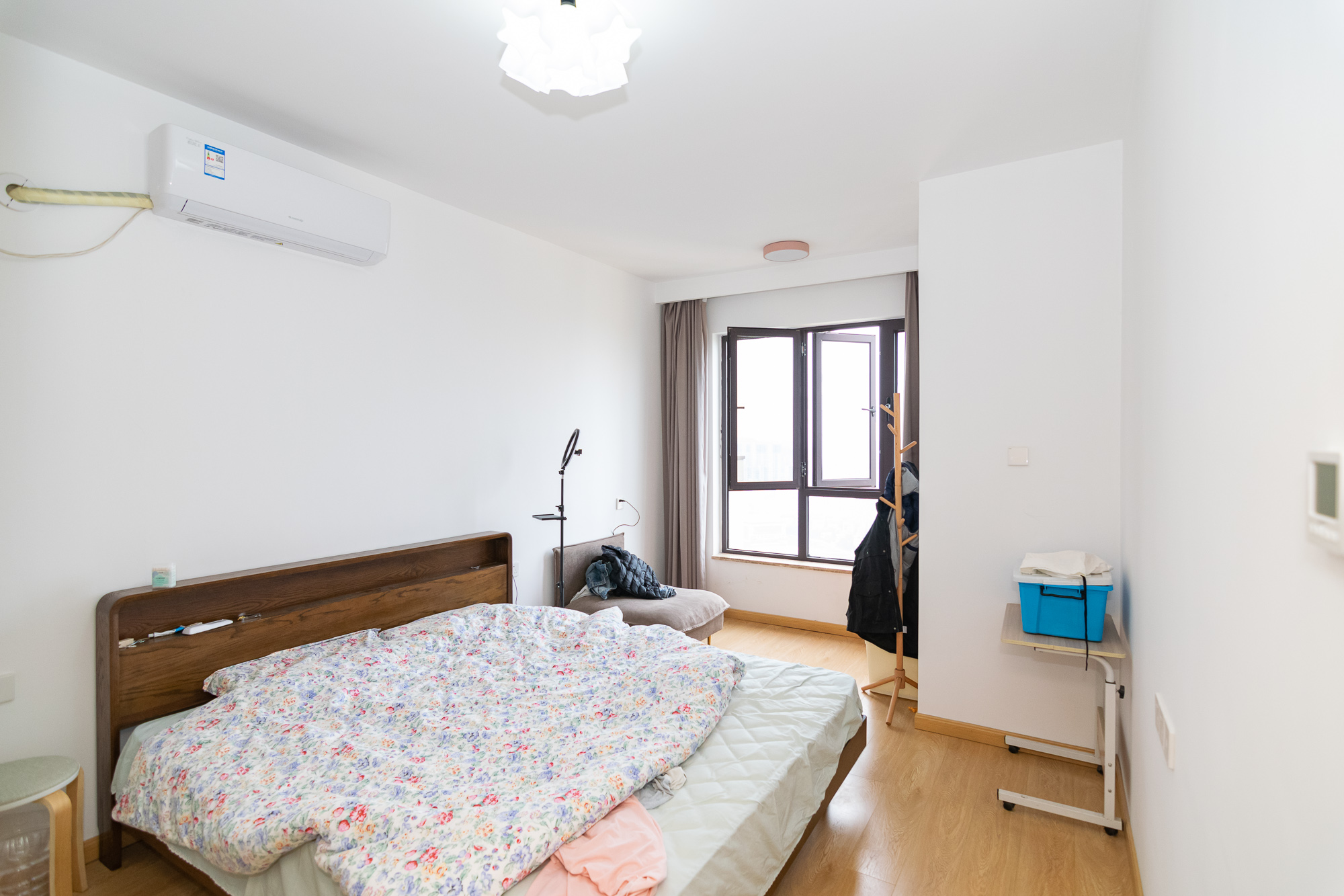 金地三千府(金地湖山樾、金地自在城) 3室2厅1卫 68.00万 金地三千府(金地湖山樾、金地自在城) 3室2厅1卫 68.00万卧室