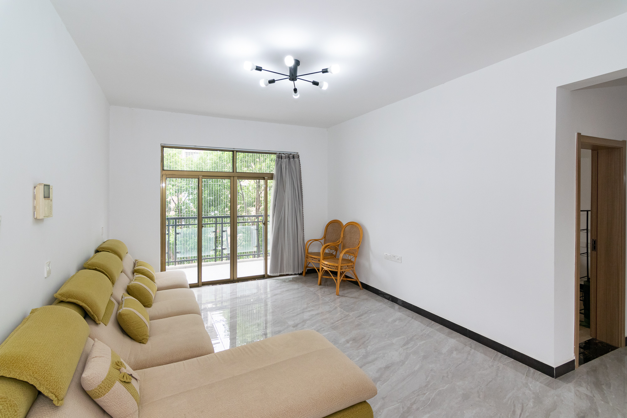 湖南报业文化城(米地亚家园) 3室2厅1卫 70.00万 湖南报业文化城(米地亚家园) 3室2厅1卫 70.00万客厅