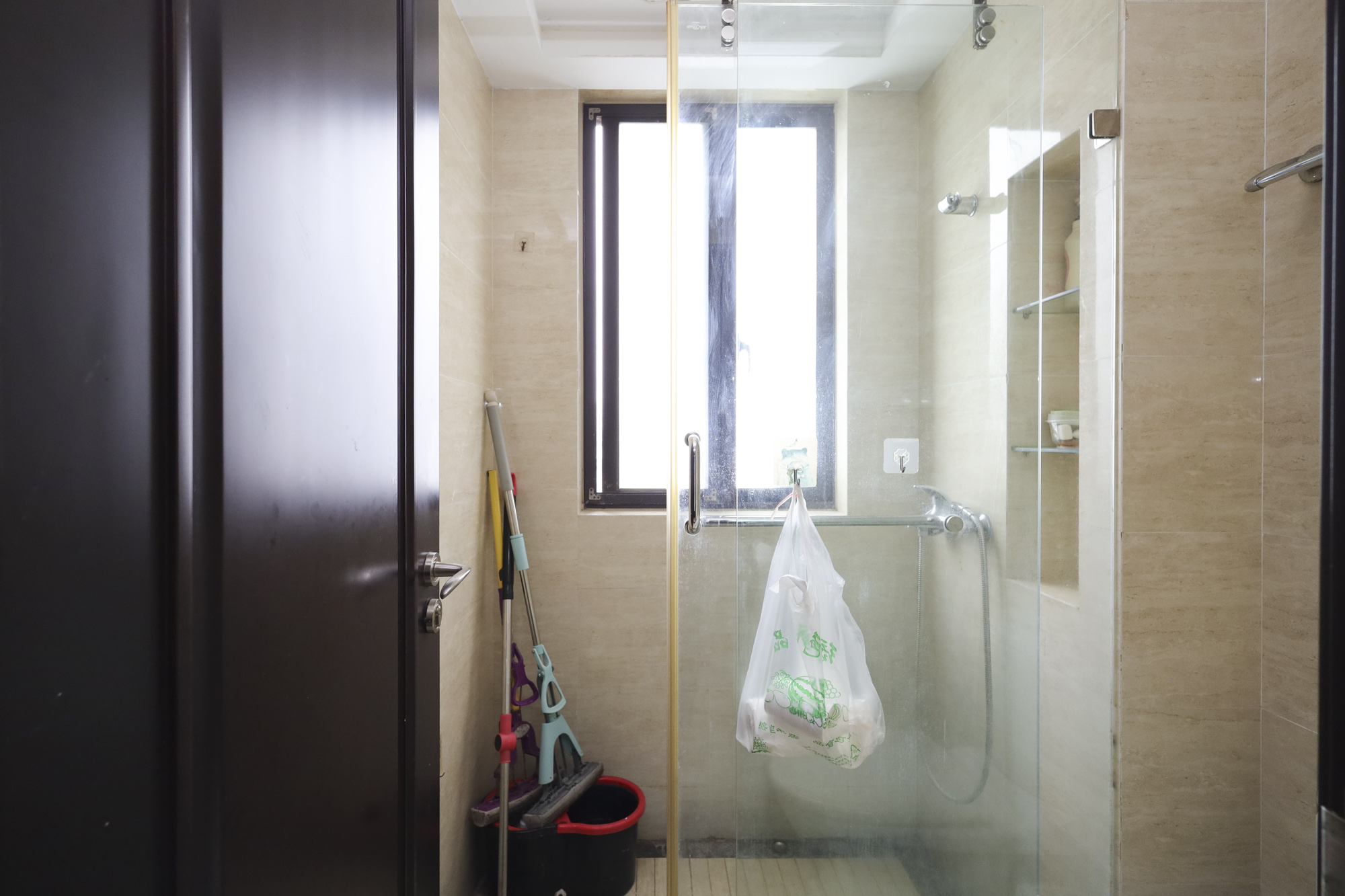 绿地中央广场  3室2厅2卫   126.00万 绿地中央广场  3室2厅2卫   126.00万卫生间