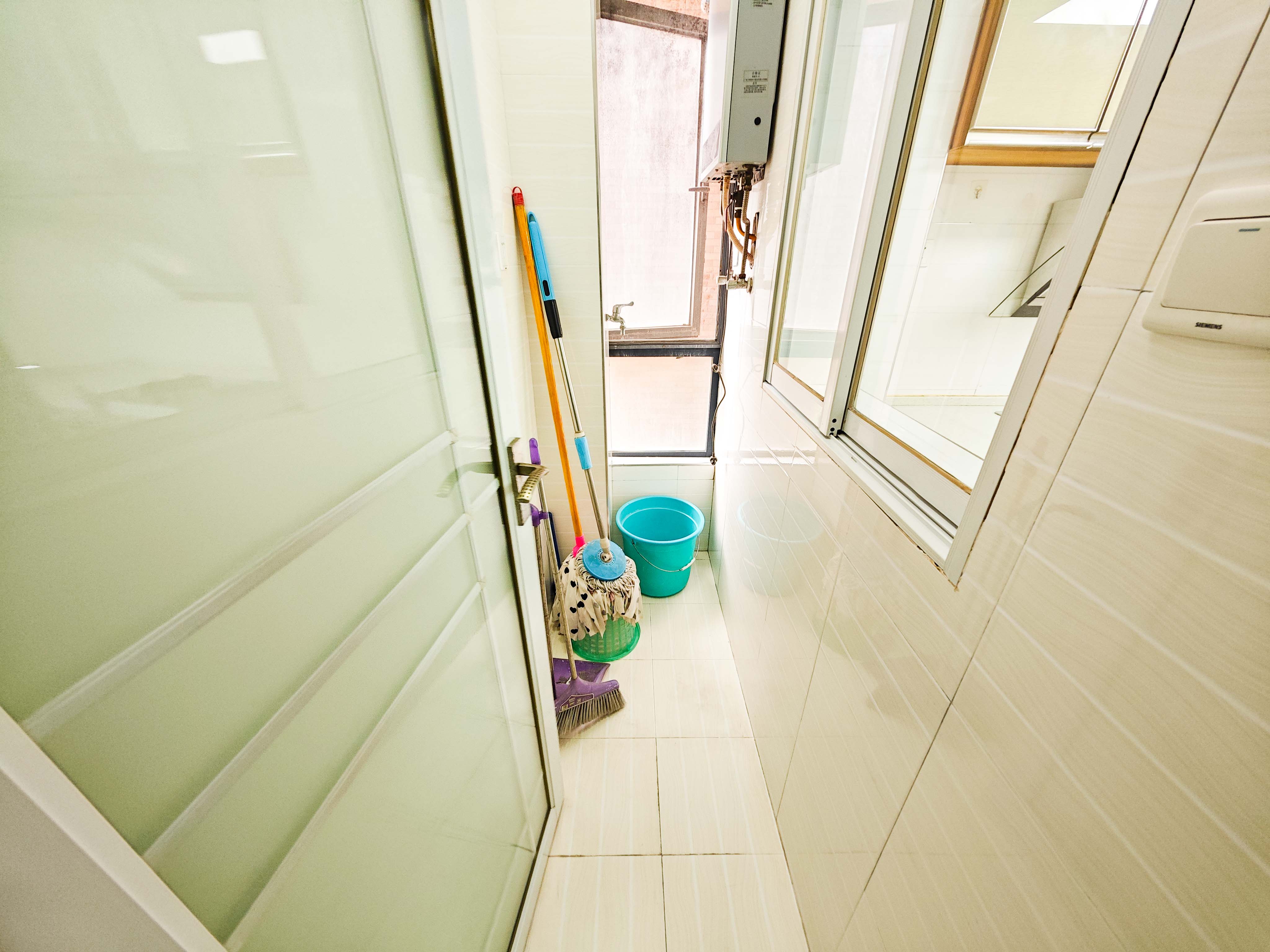 湘府9号  3室2厅1卫    93.0万其他