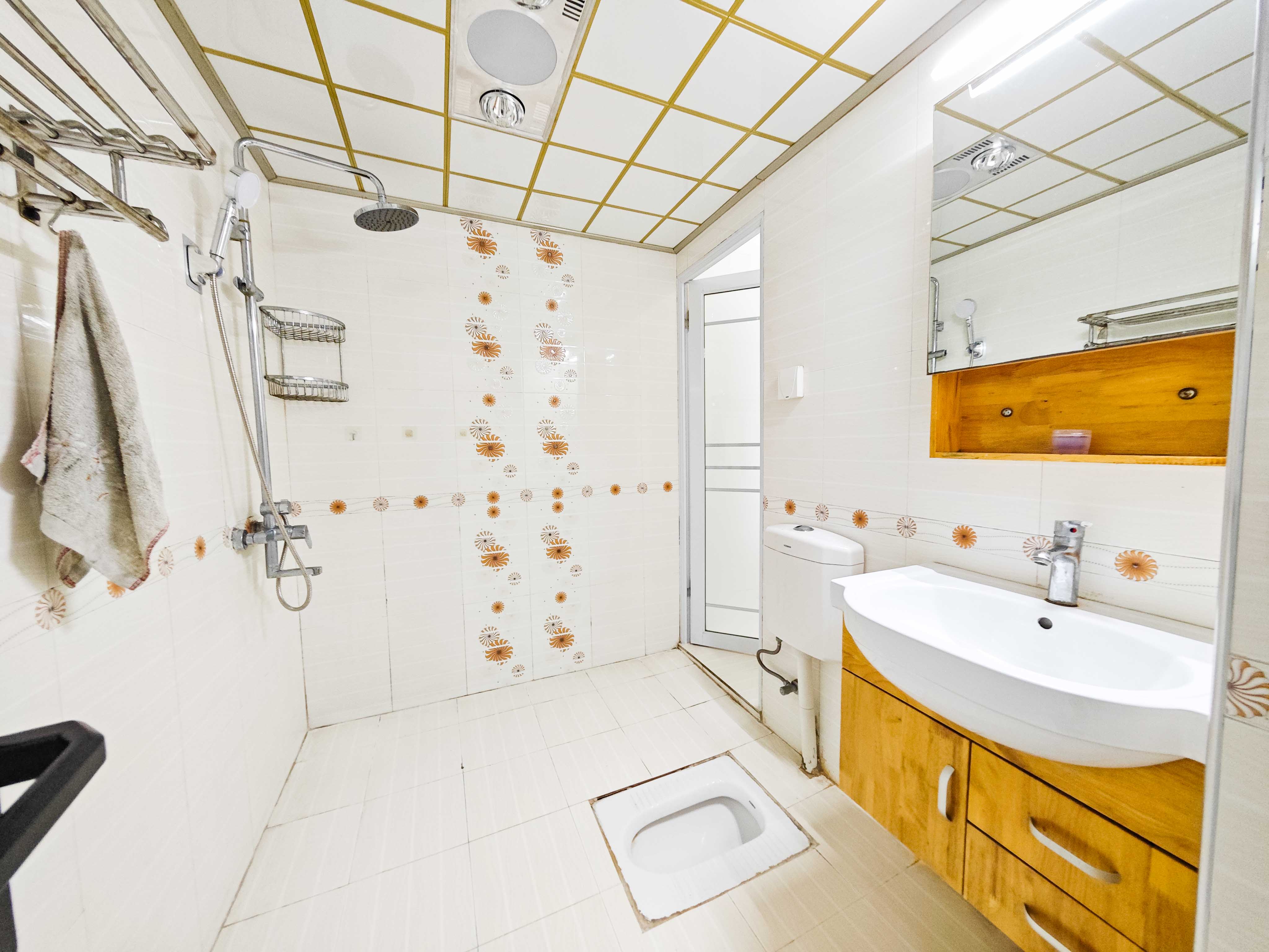 湘府9号  3室2厅1卫    93.0万卫生间