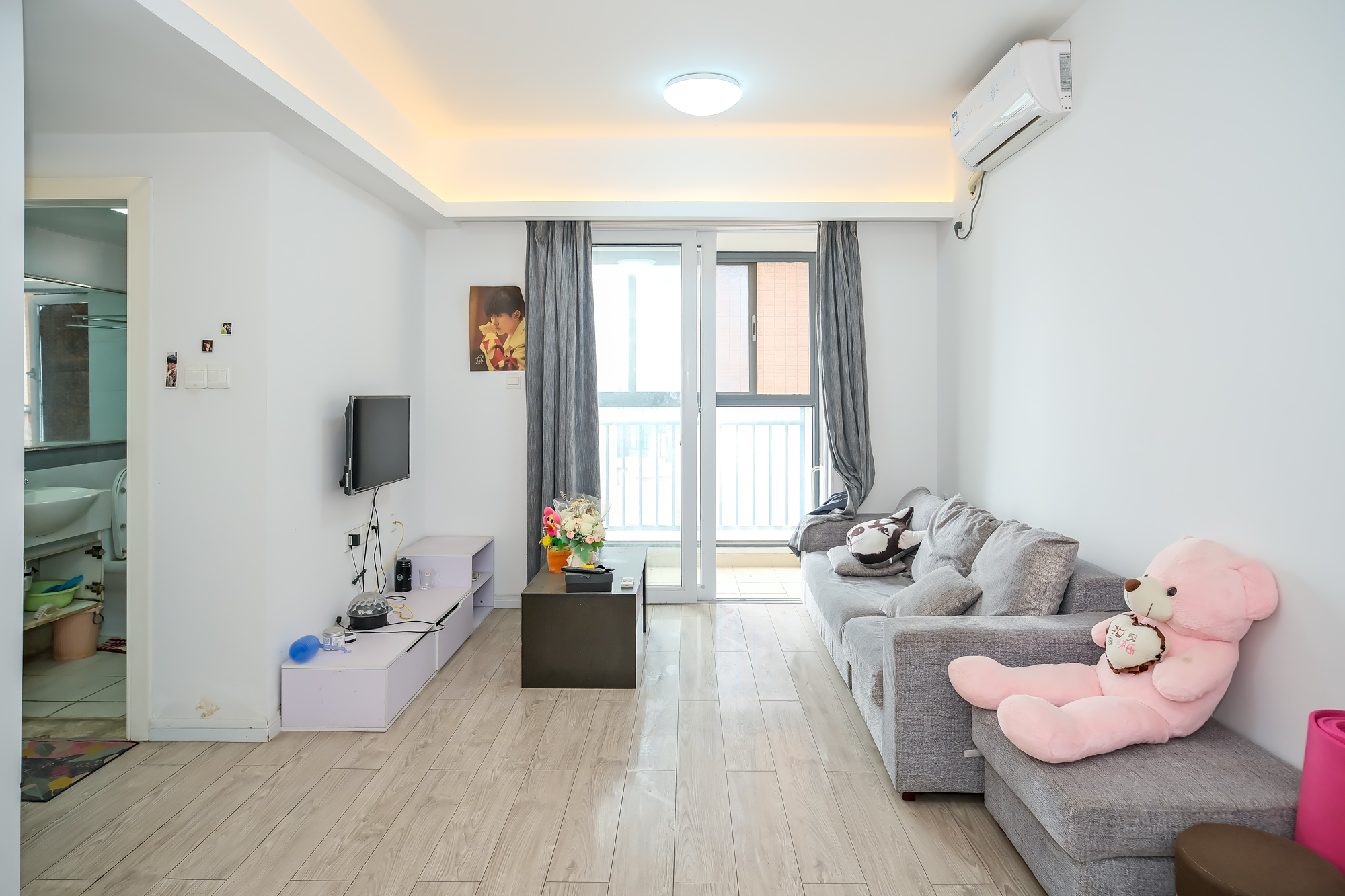 三一街区  2室2厅1卫   39.80万 三一街区  2室2厅1卫   39.80万客厅