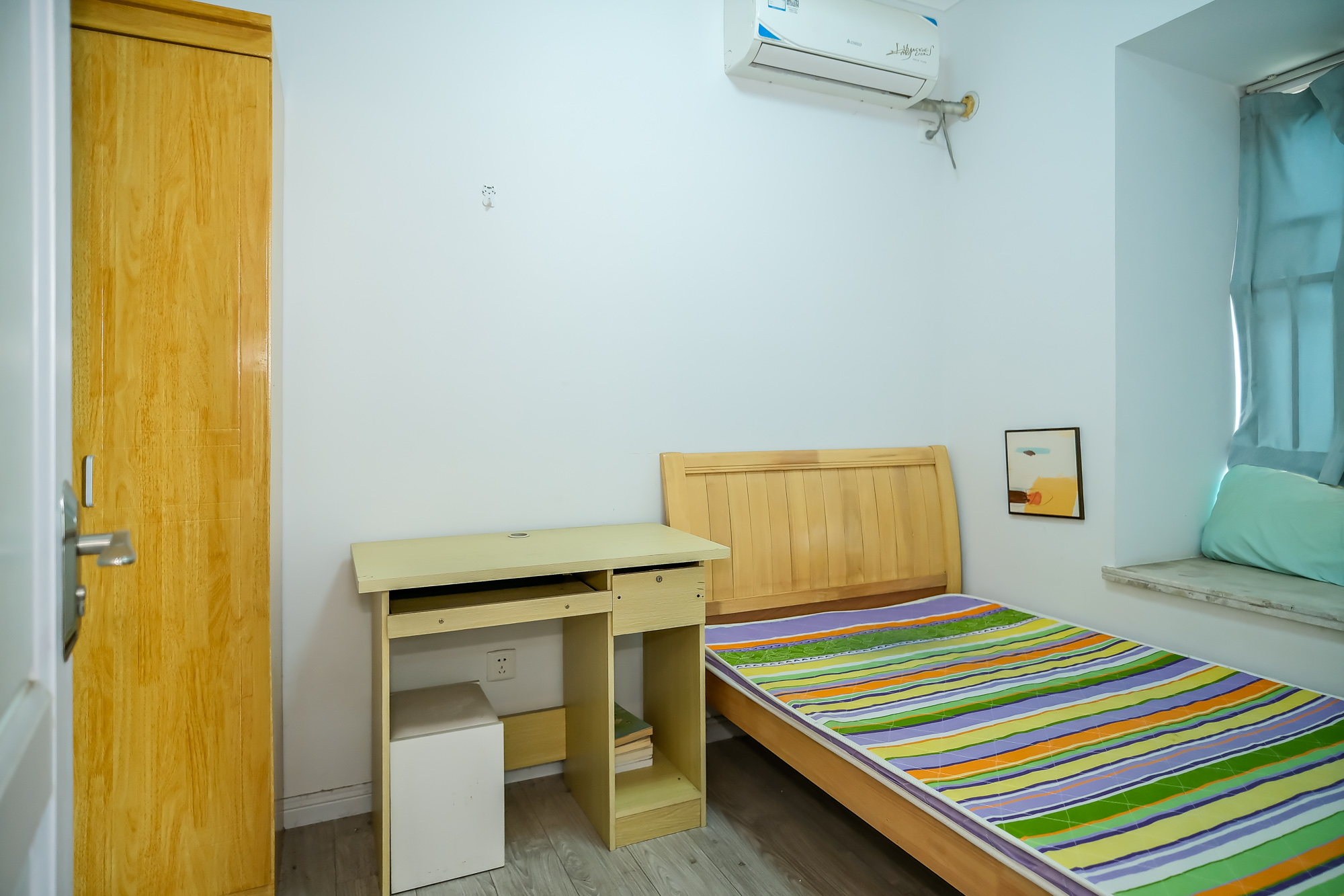 三一街区  2室2厅1卫   39.80万 三一街区  2室2厅1卫   39.80万卧室