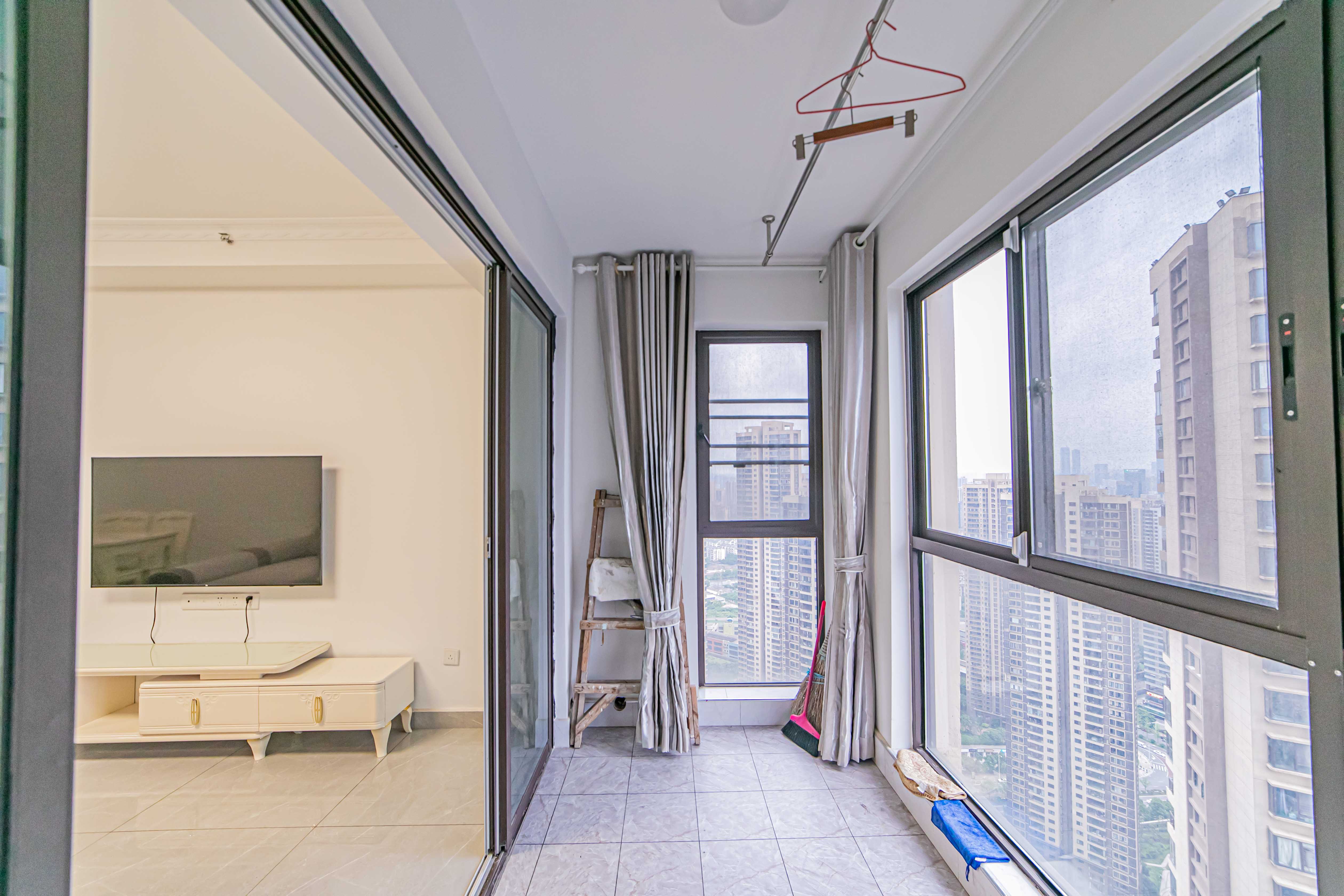 北辰三角洲C2区  3室2厅1卫    156.0万阳台