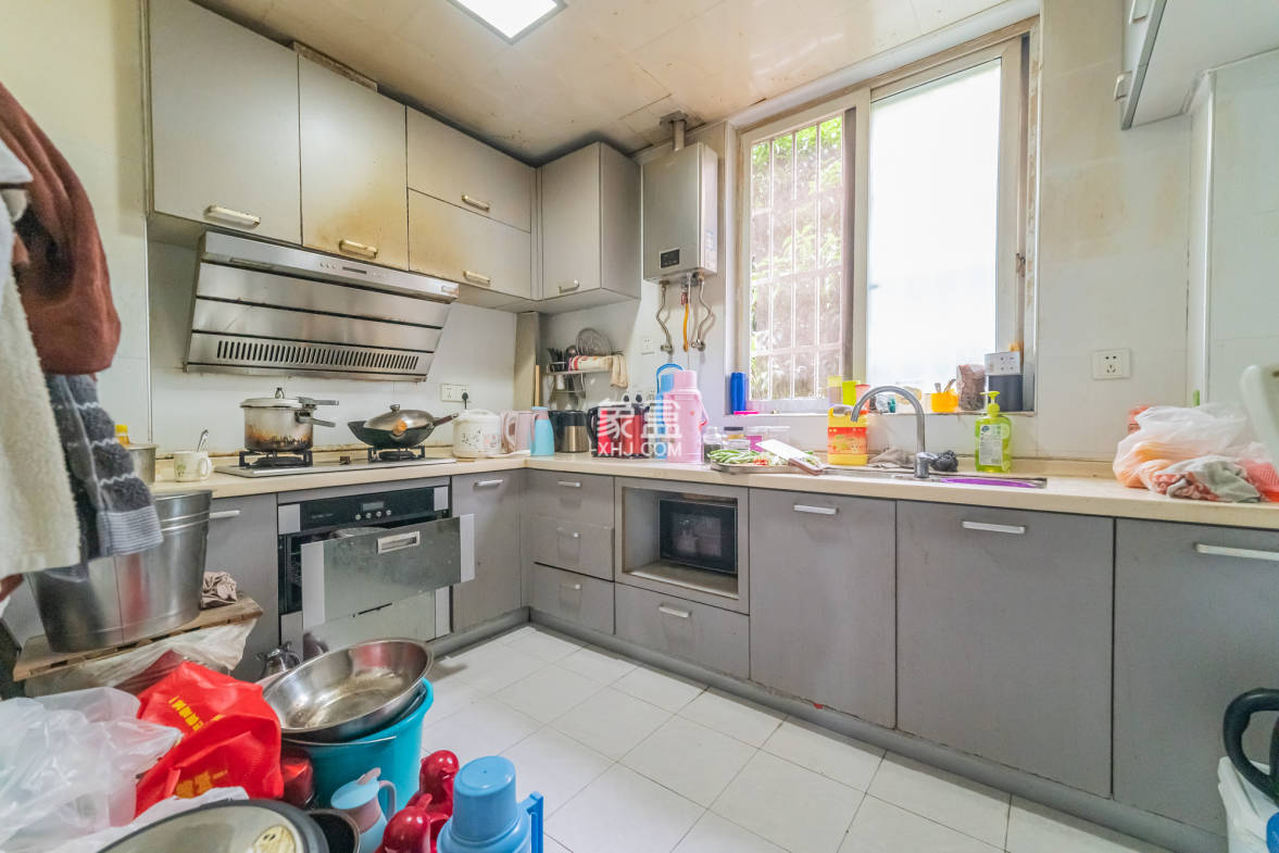 彩都公寓 3室2厅2卫 88.00万 彩都公寓 3室2厅2卫 88.00万厨房