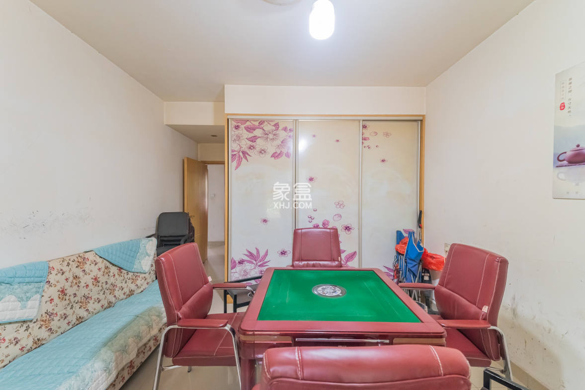 彩都公寓 3室2厅2卫 88.00万 彩都公寓 3室2厅2卫 88.00万卧室