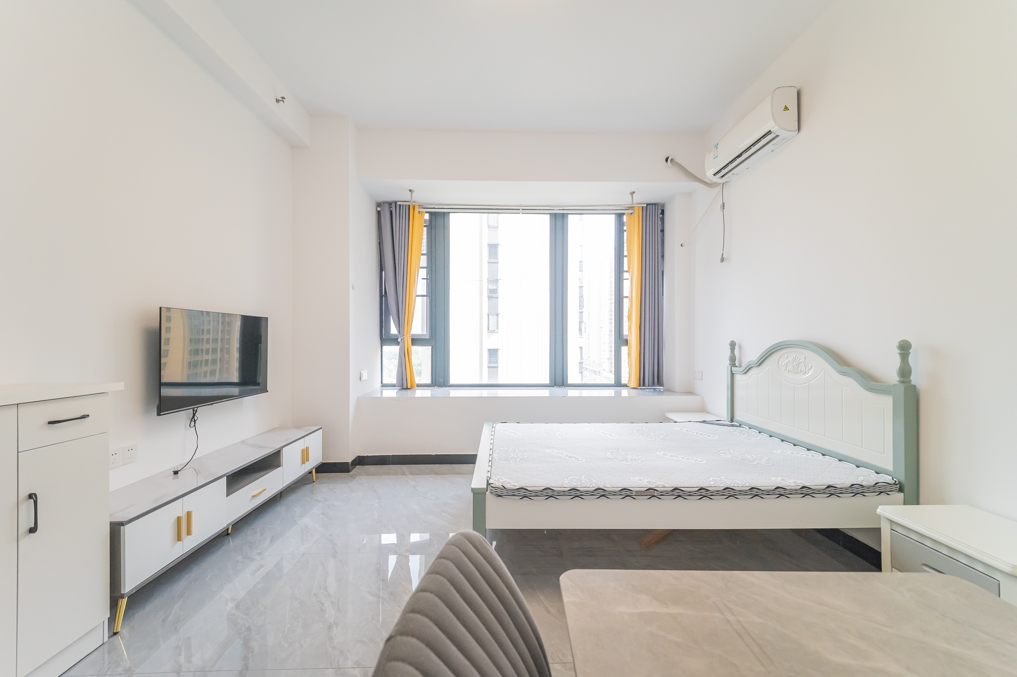 中建悦和城  1室1厅1卫   39.80万 中建悦和城  1室1厅1卫   39.80万客厅