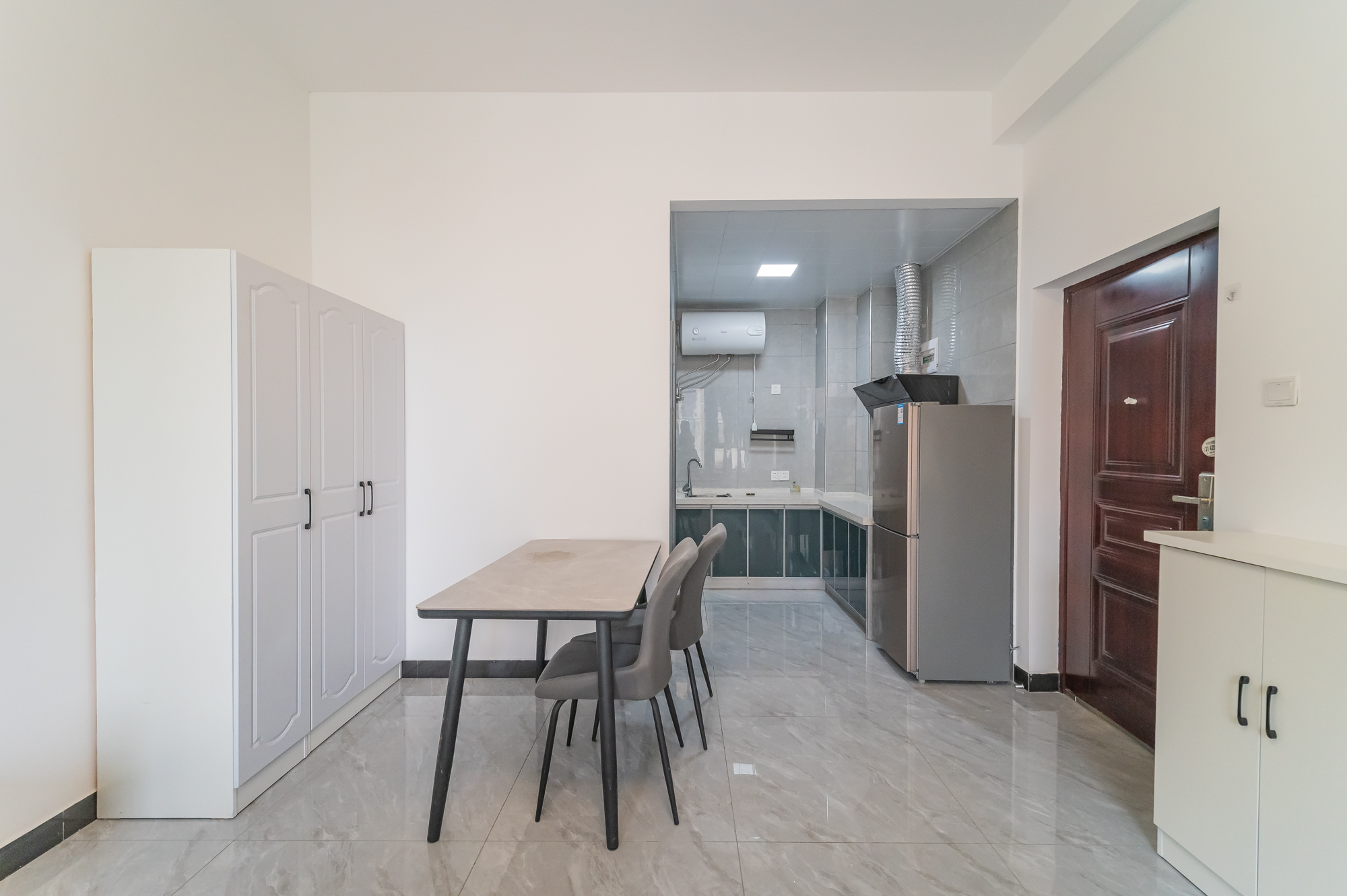 中建悦和城  1室1厅1卫   39.80万 中建悦和城  1室1厅1卫   39.80万客厅