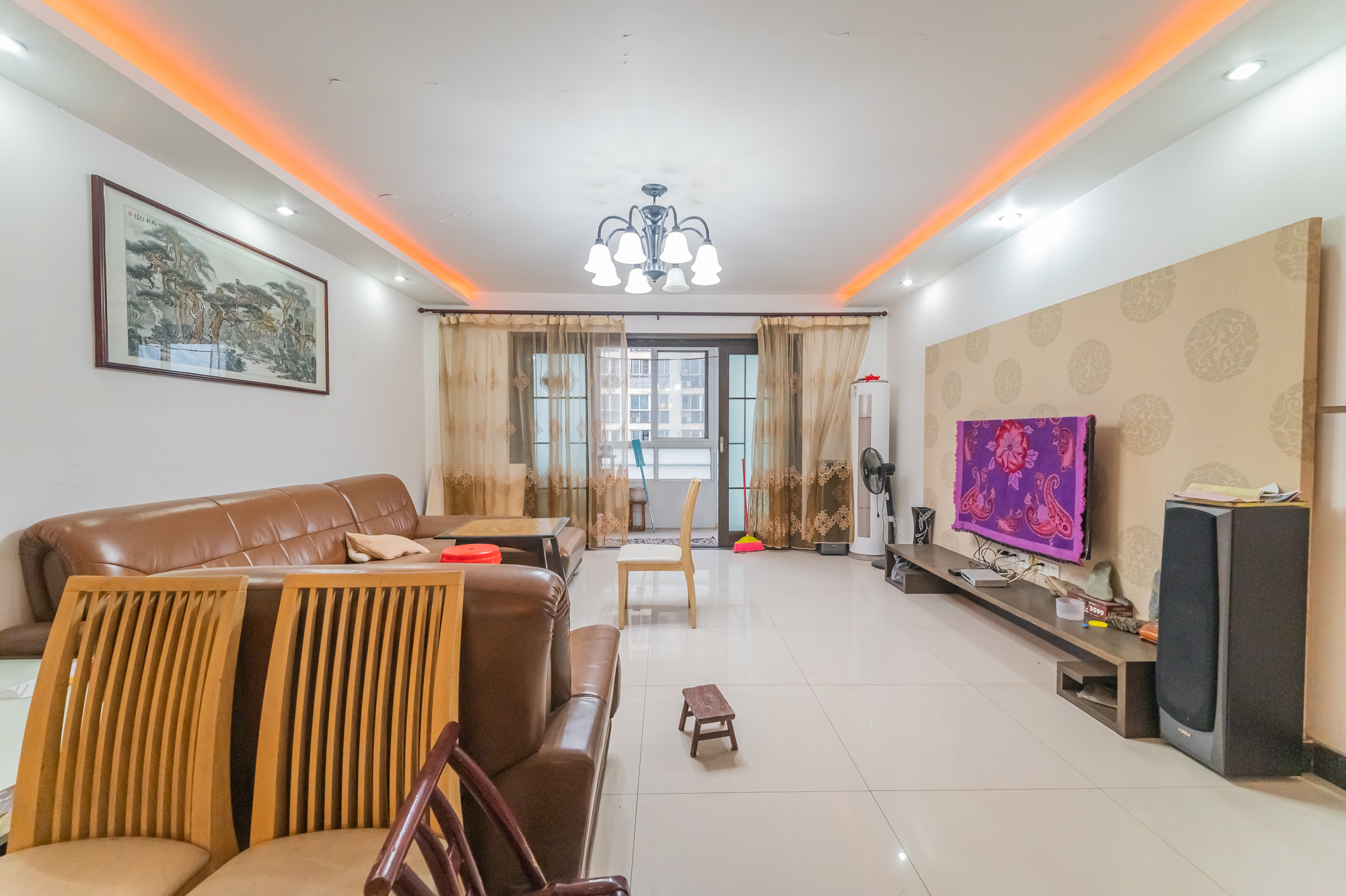 开源鑫苑 4室2厅2卫 128.19万 开源鑫苑 4室2厅2卫 128.19万客厅