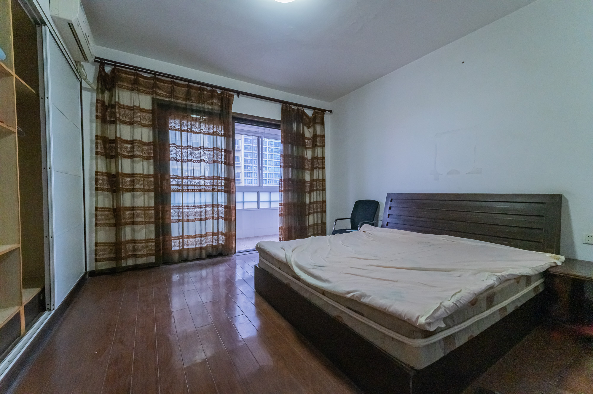 开源鑫苑 4室2厅2卫 128.19万 开源鑫苑 4室2厅2卫 128.19万卧室