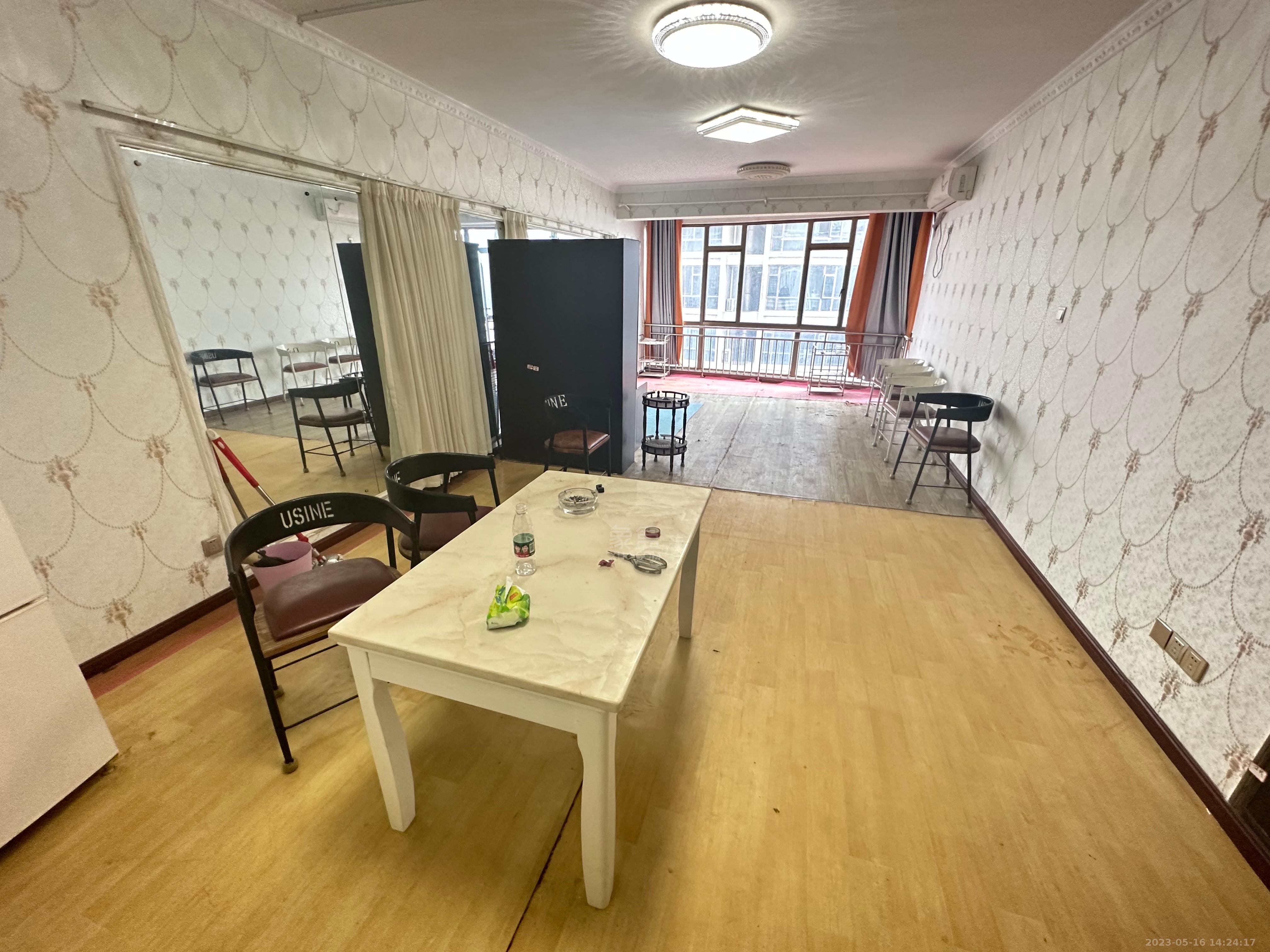万鸿鑫城  3室2厅1卫   1800.00元/月室内图