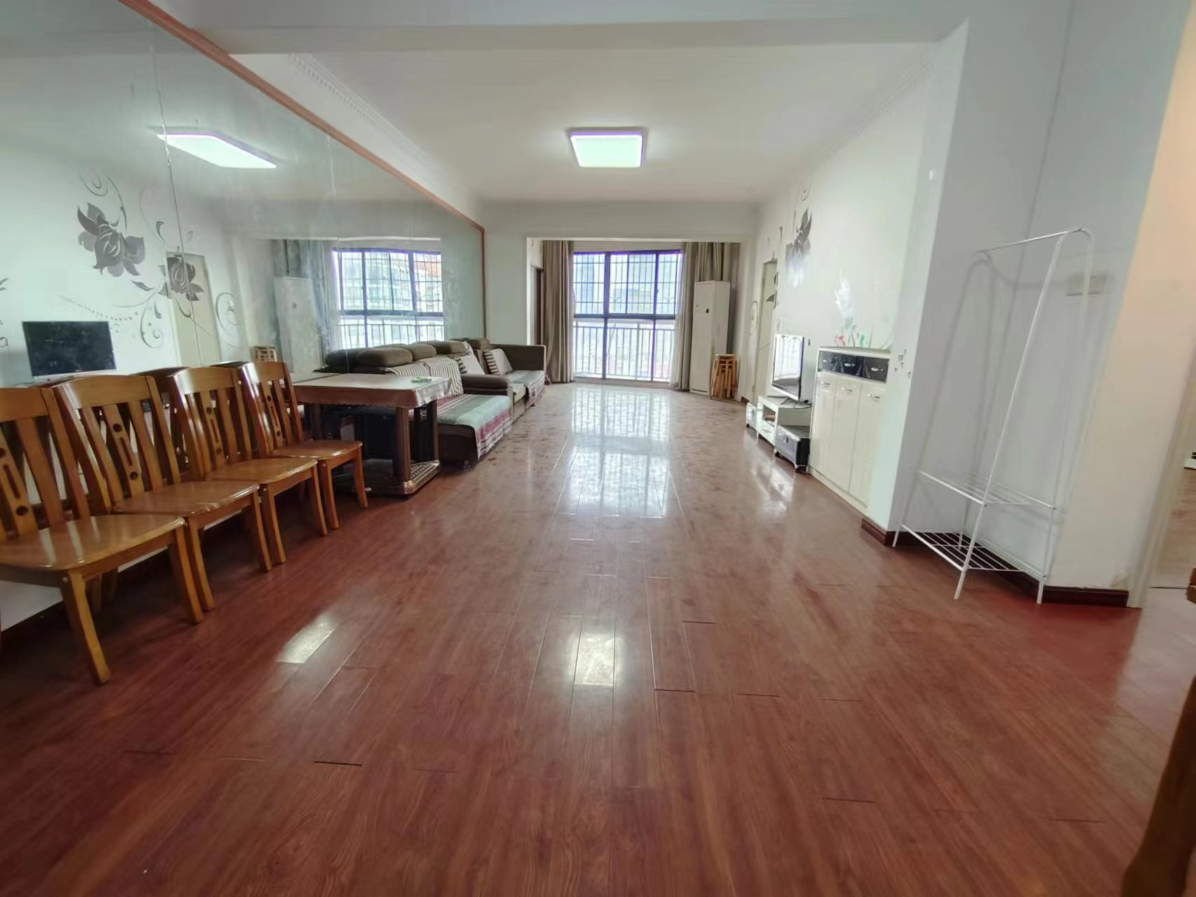 盛世华庭 3室2厅2卫 88.00万 盛世华庭 3室2厅2卫 88.00万室内图