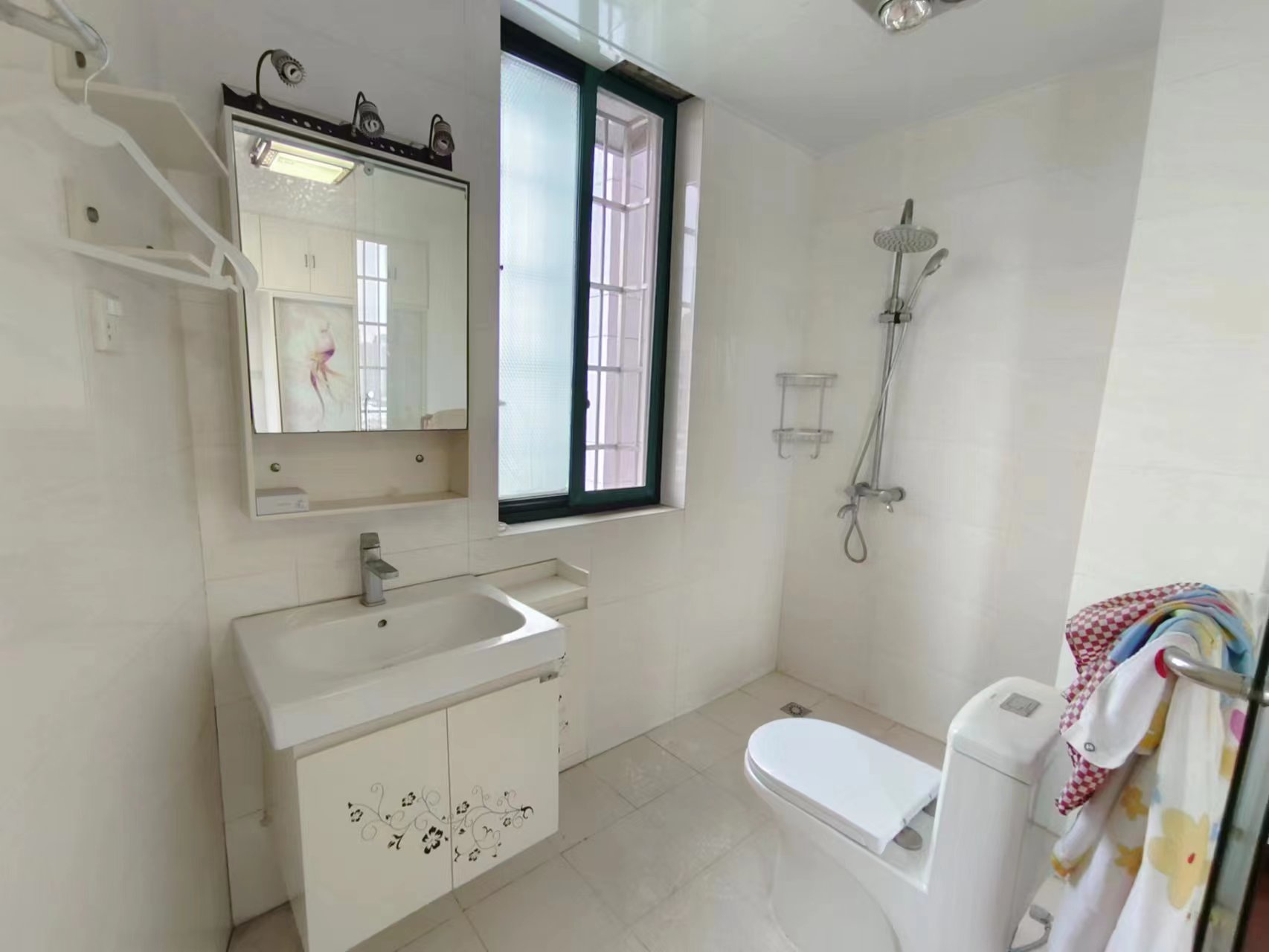 盛世华庭 3室2厅2卫 88.00万 盛世华庭 3室2厅2卫 88.00万室内图