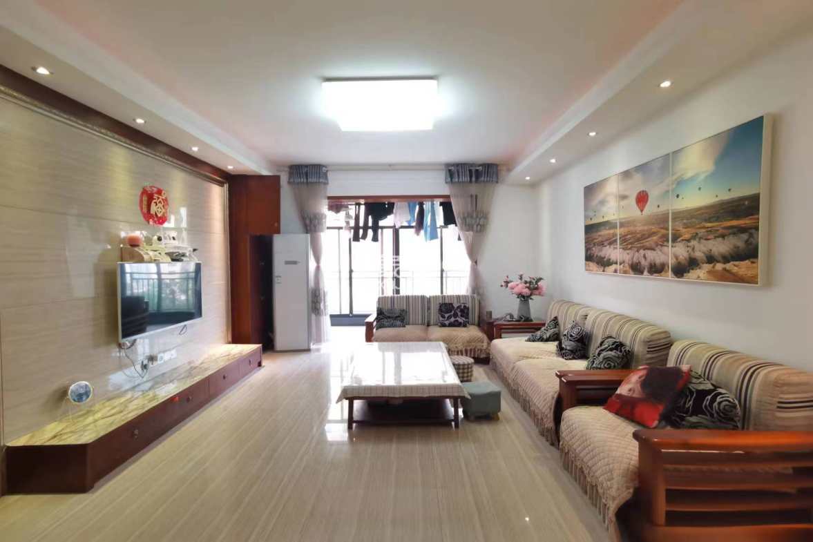 中地凯旋城 3室2厅1卫 52.80万 中地凯旋城 3室2厅1卫 52.80万客厅