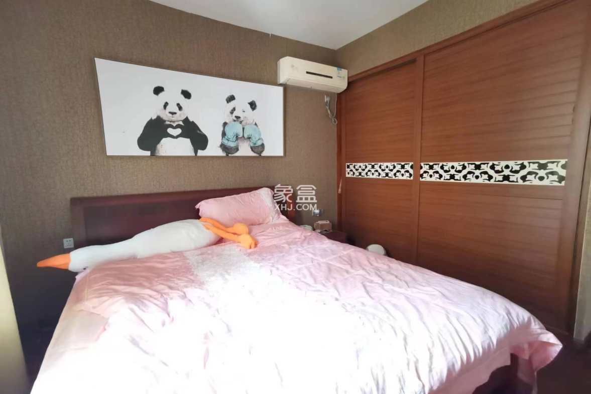 中地凯旋城 3室2厅1卫 52.80万 中地凯旋城 3室2厅1卫 52.80万客厅