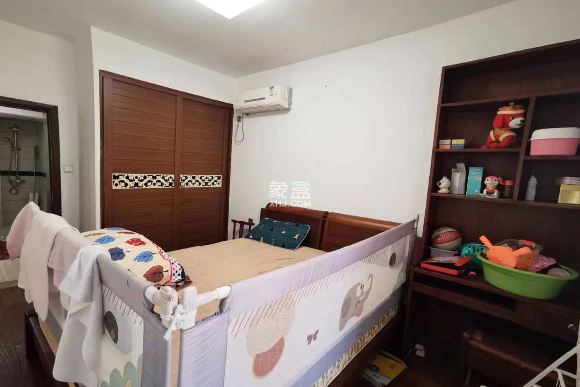 中地凯旋城 3室2厅1卫 52.80万 中地凯旋城 3室2厅1卫 52.80万客厅