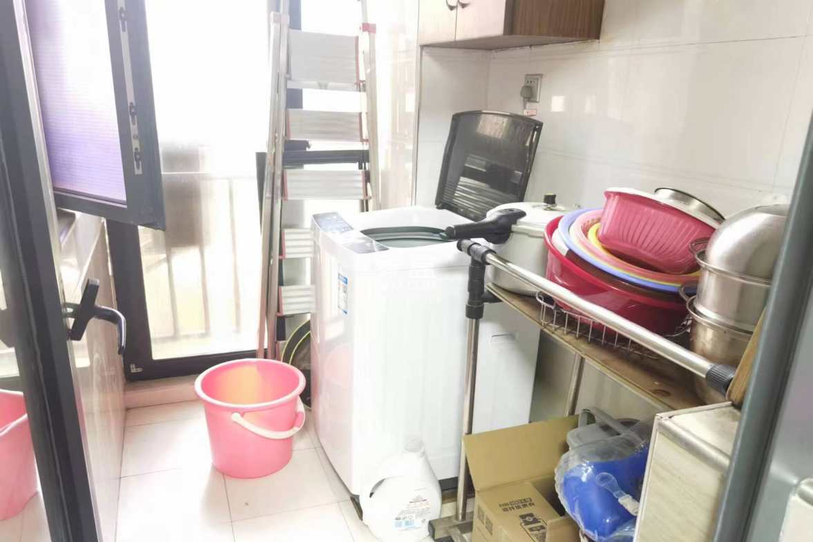 中地凯旋城 3室2厅1卫 52.80万 中地凯旋城 3室2厅1卫 52.80万客厅