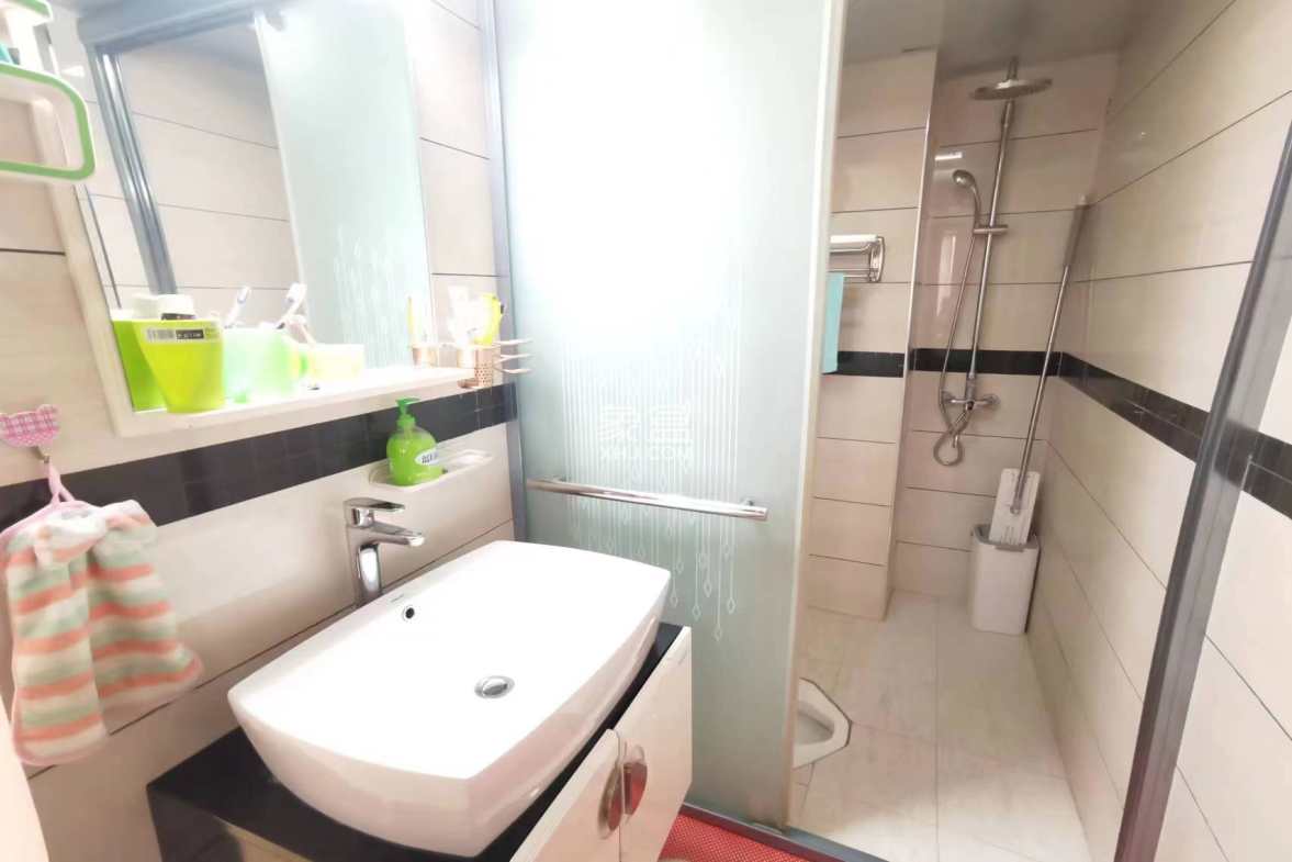 中地凯旋城 3室2厅1卫 52.80万 中地凯旋城 3室2厅1卫 52.80万客厅