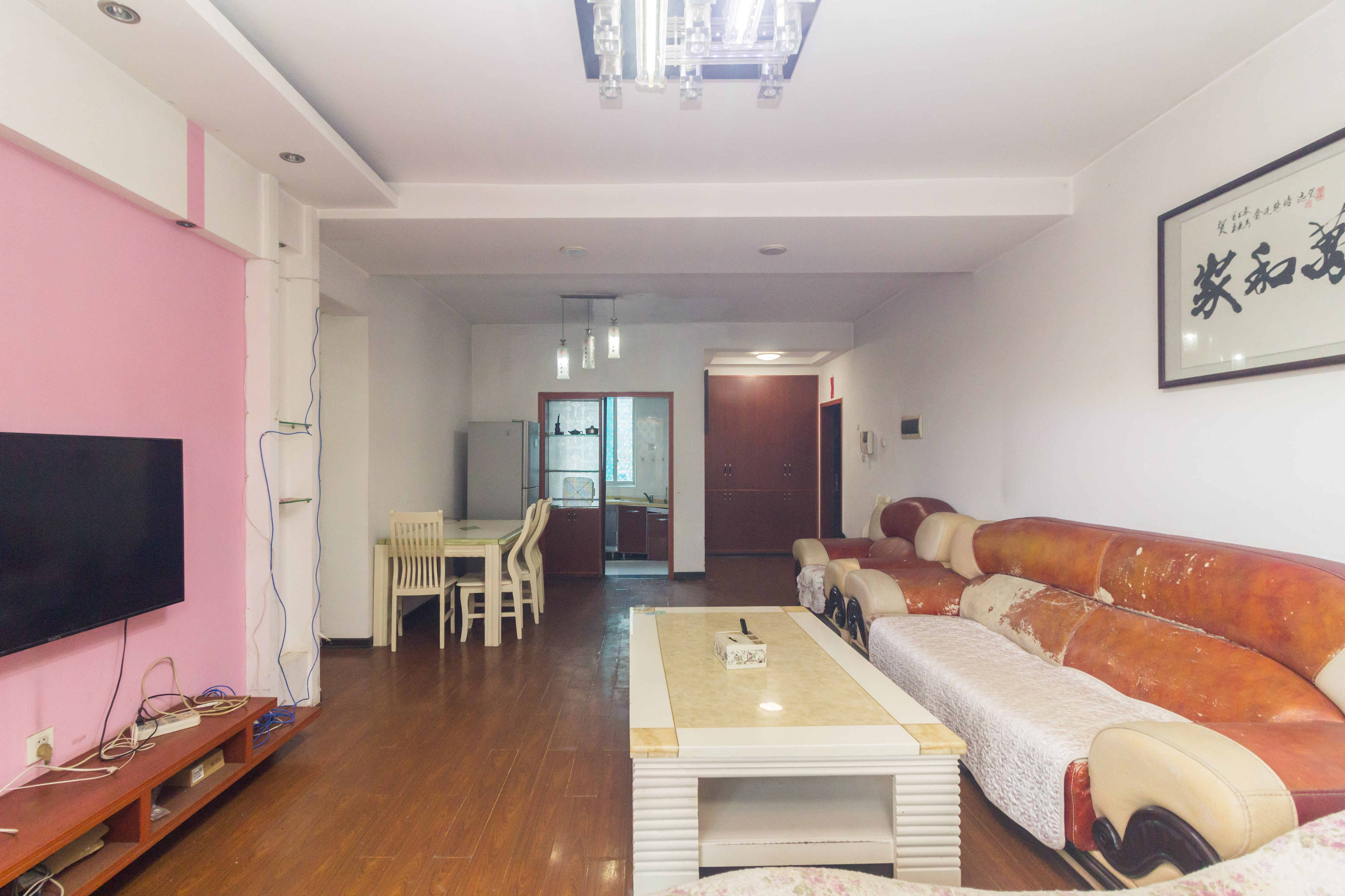 东城名苑 3室2厅2卫 55.00万 东城名苑 3室2厅2卫 55.00万客厅