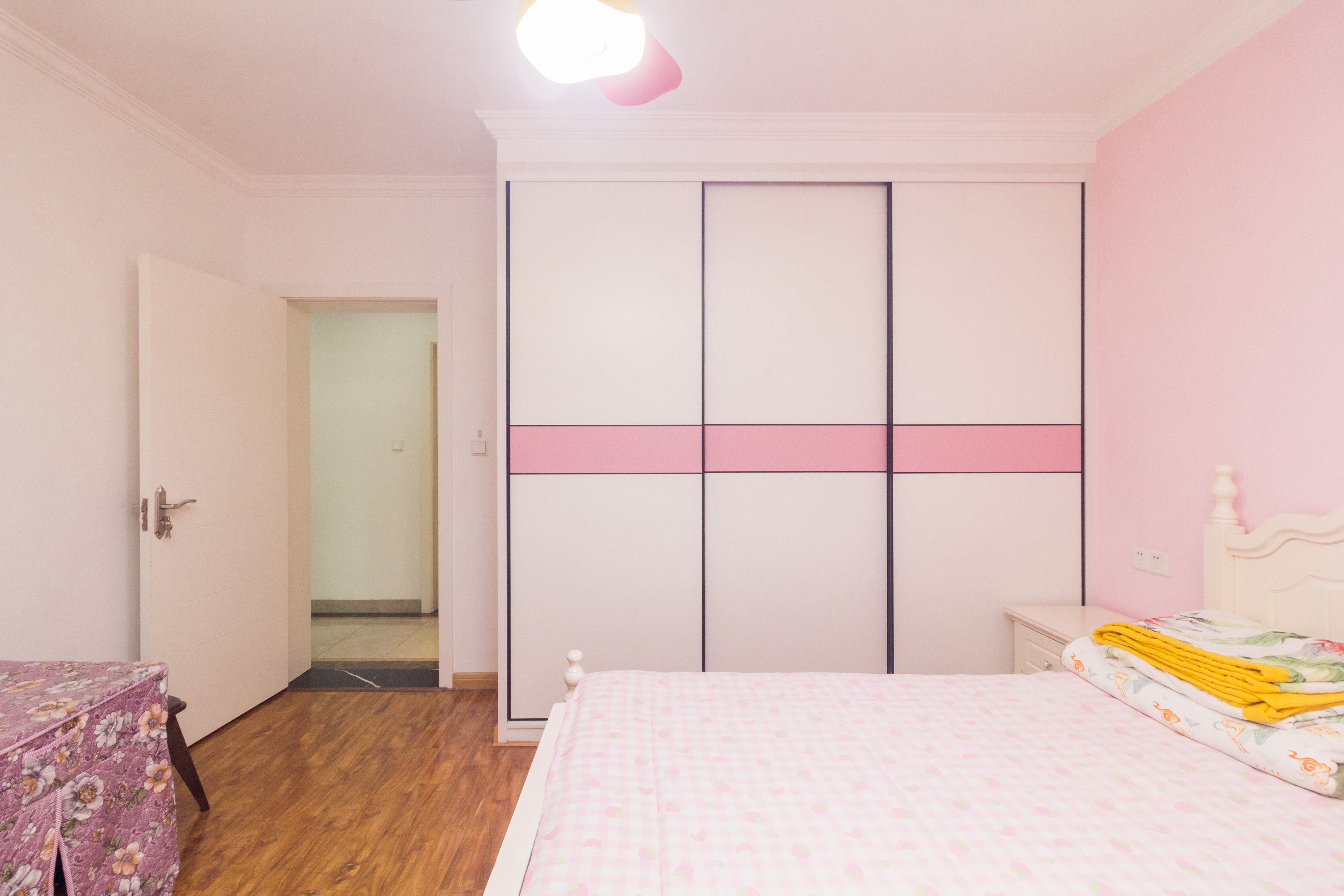 方略学府佳境  3室2厅2卫   84.00万卧室