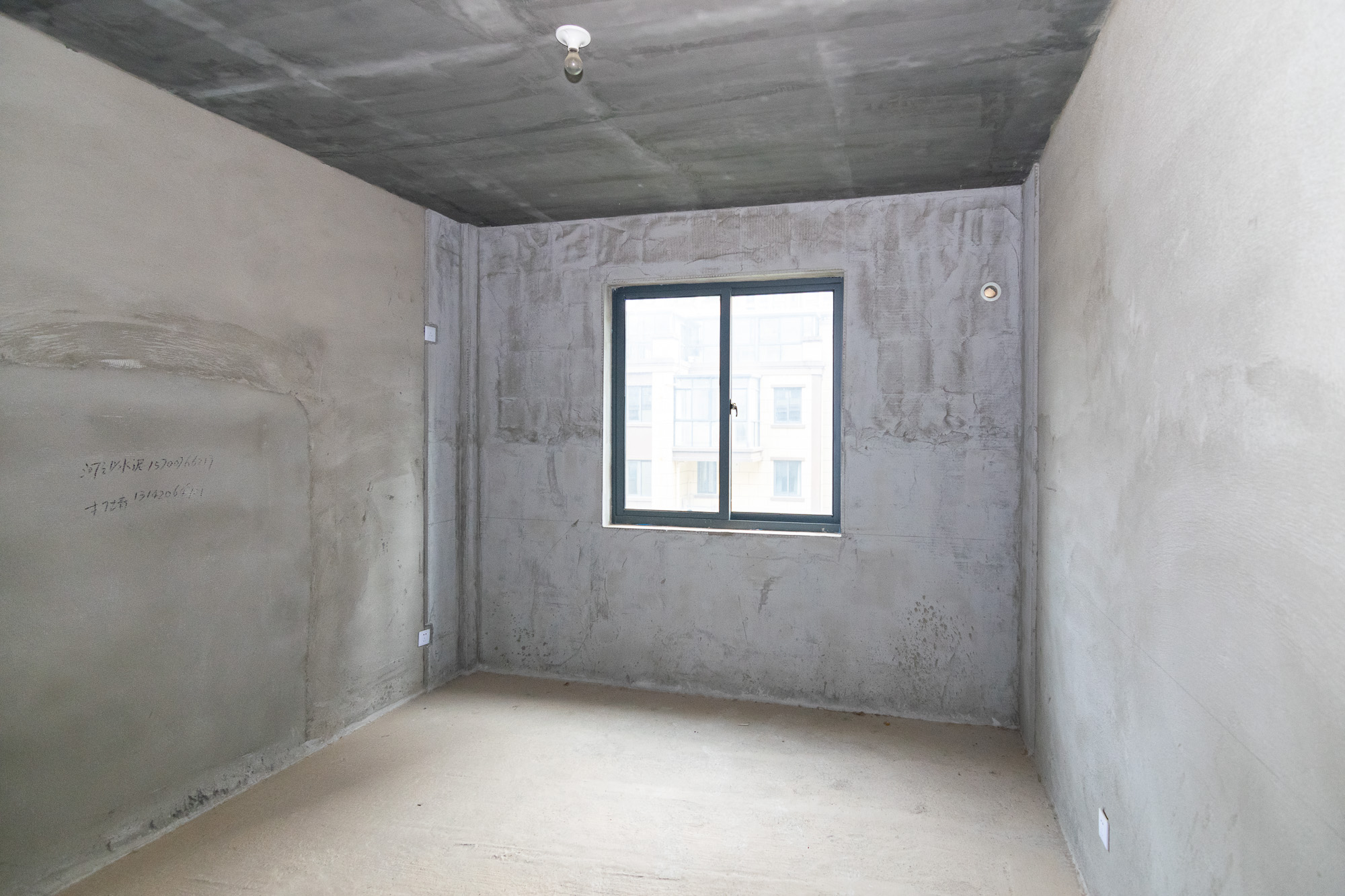 澳海澜庭 3室2厅2卫 65.00万 澳海澜庭 3室2厅2卫 65.00万卧室