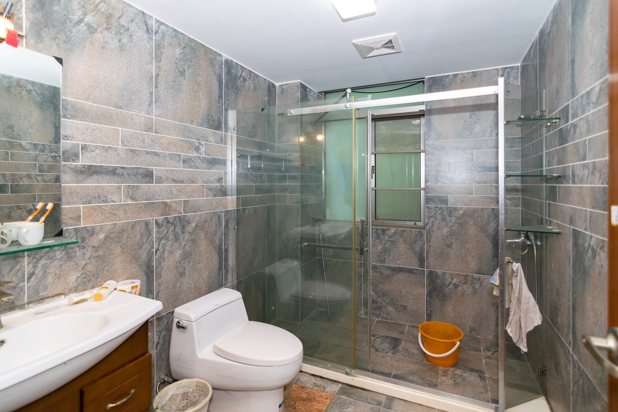 普瑞斯堡  6室3厅1卫   848.00万卫生间