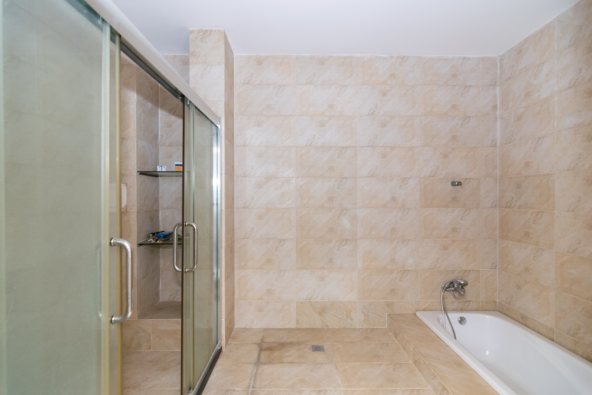 普瑞斯堡  6室3厅1卫   848.00万卫生间