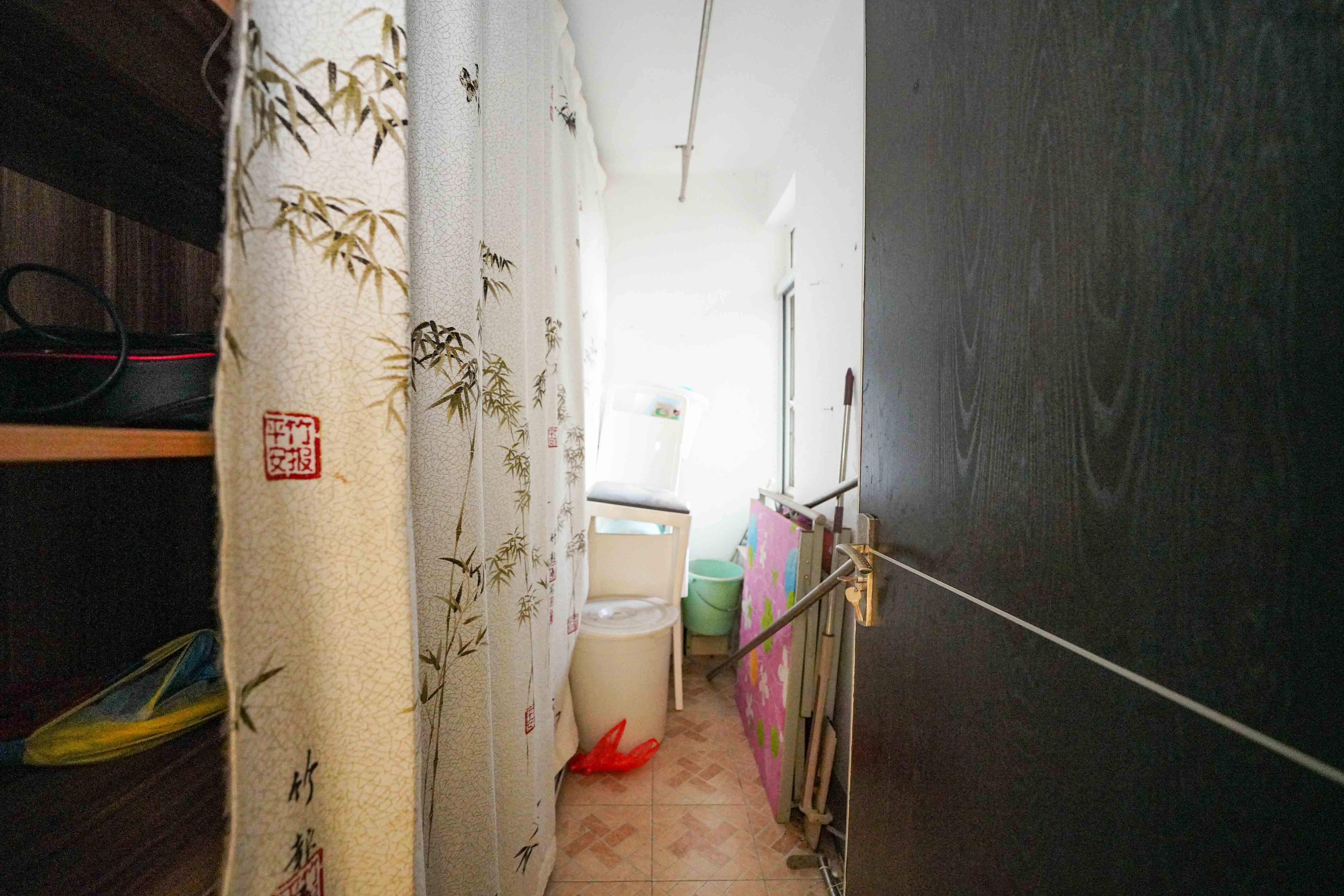 鄱阳小区  3室2厅1卫    52.0万卧室