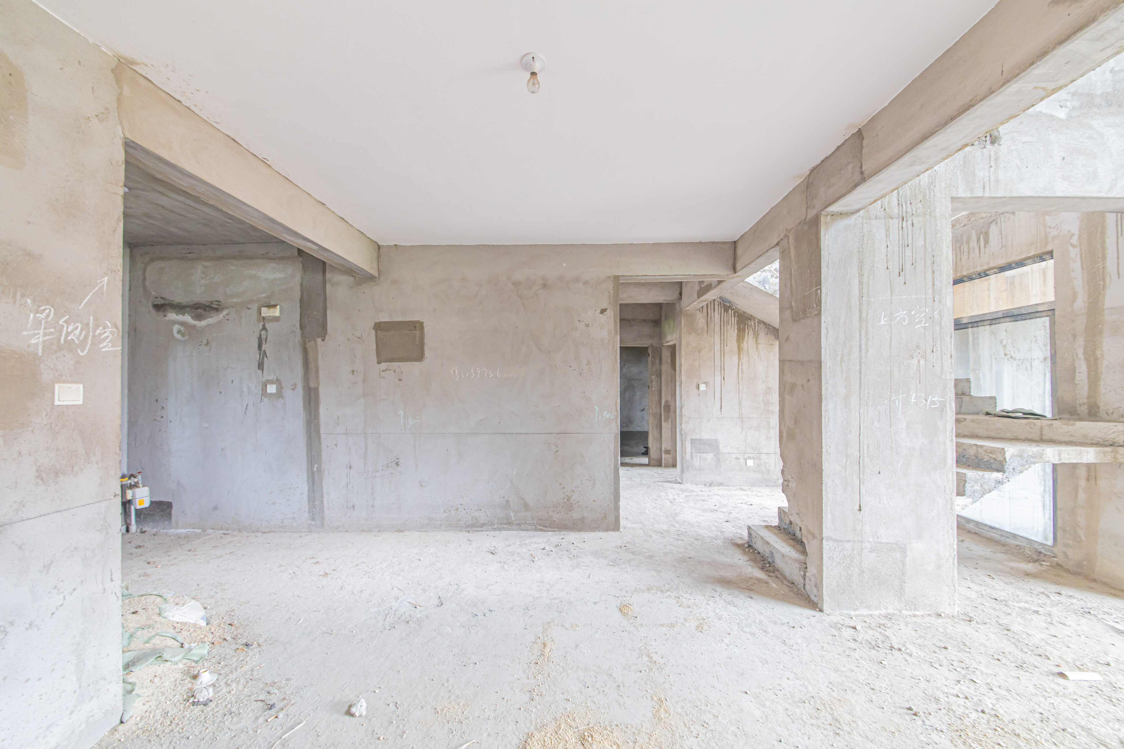 中建芙蓉和苑  4室2厅1卫   300.00万客厅